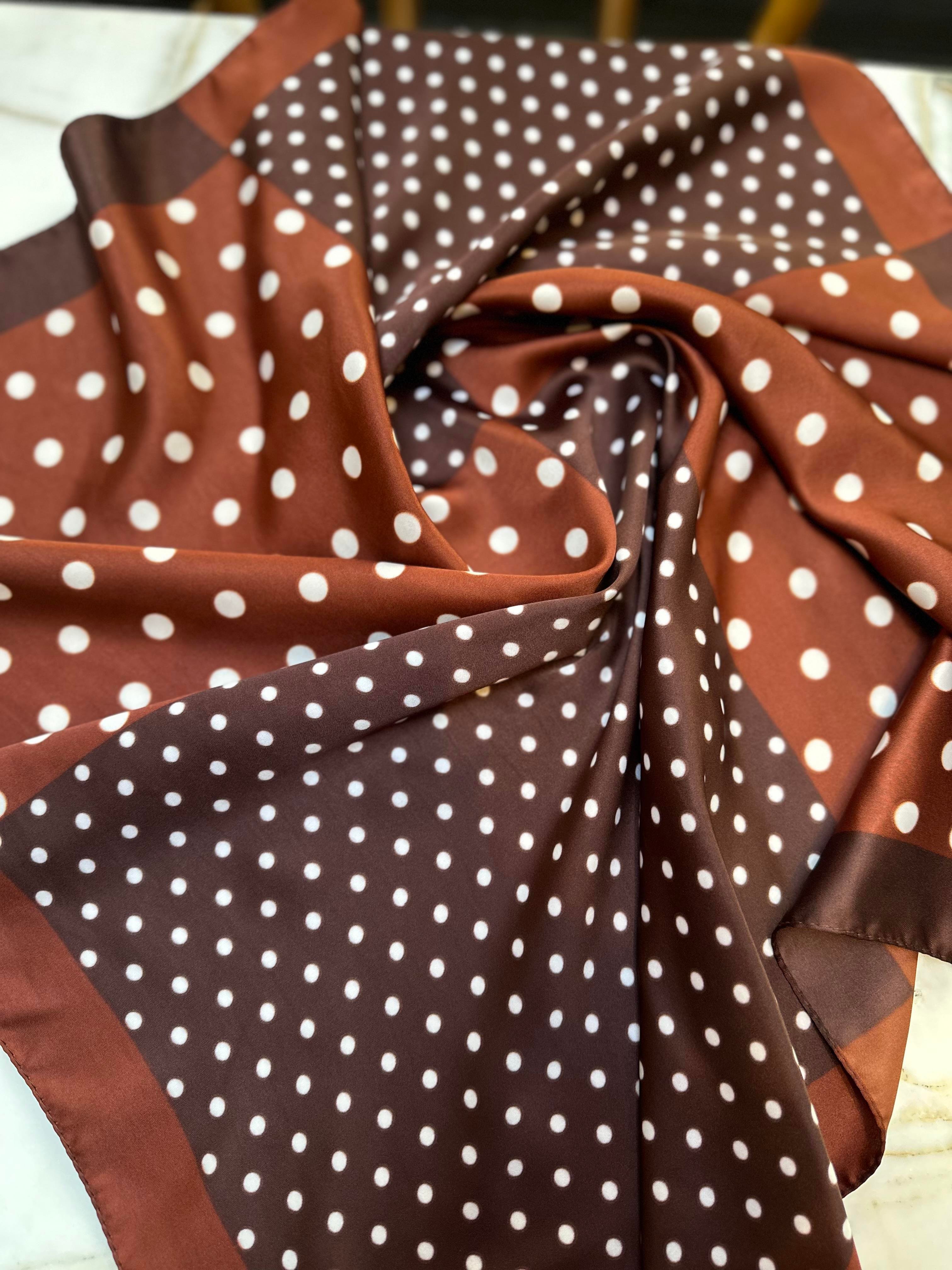 MİNİK PUANTİYELİ FULAR