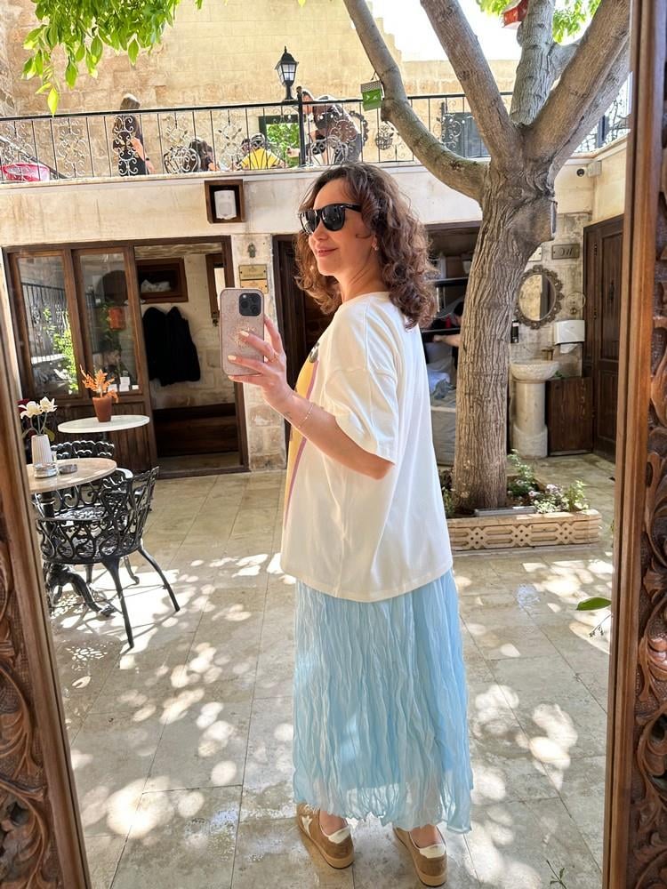 ÖNÜ KIZ BASKILI OVERSIZE T-SHIRT
