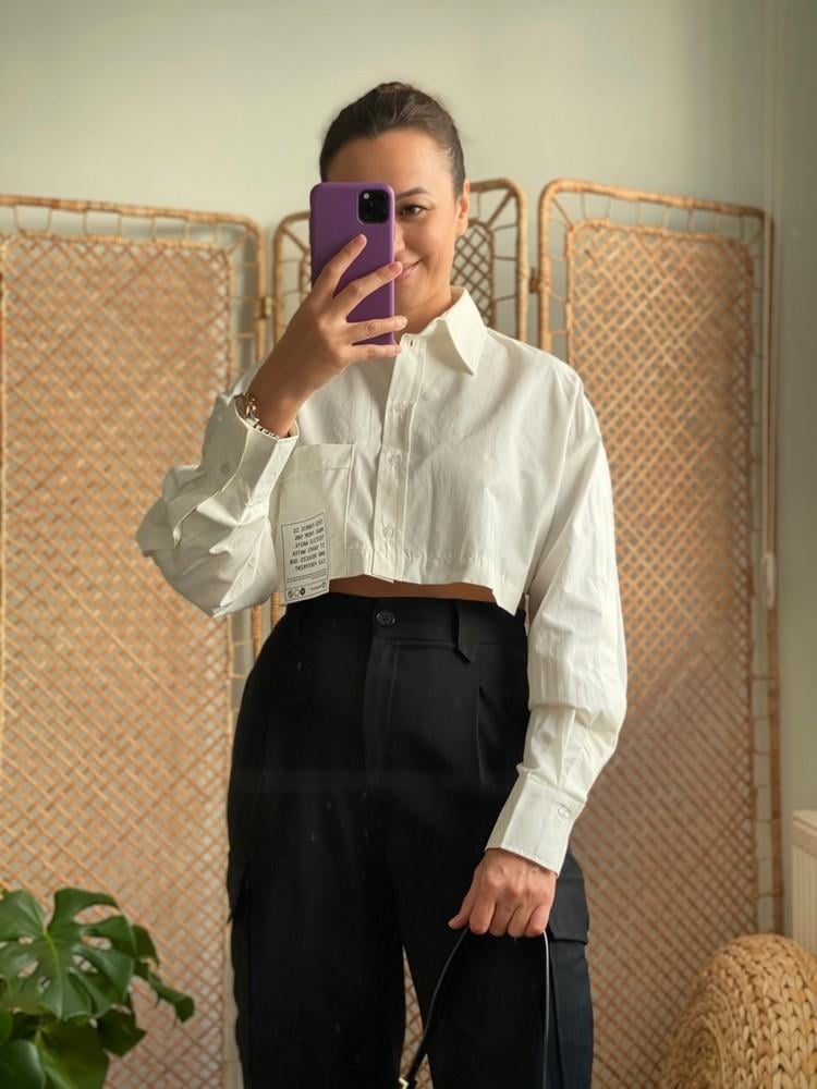 OVAL KESİM YAZILI CROP GÖMLEK