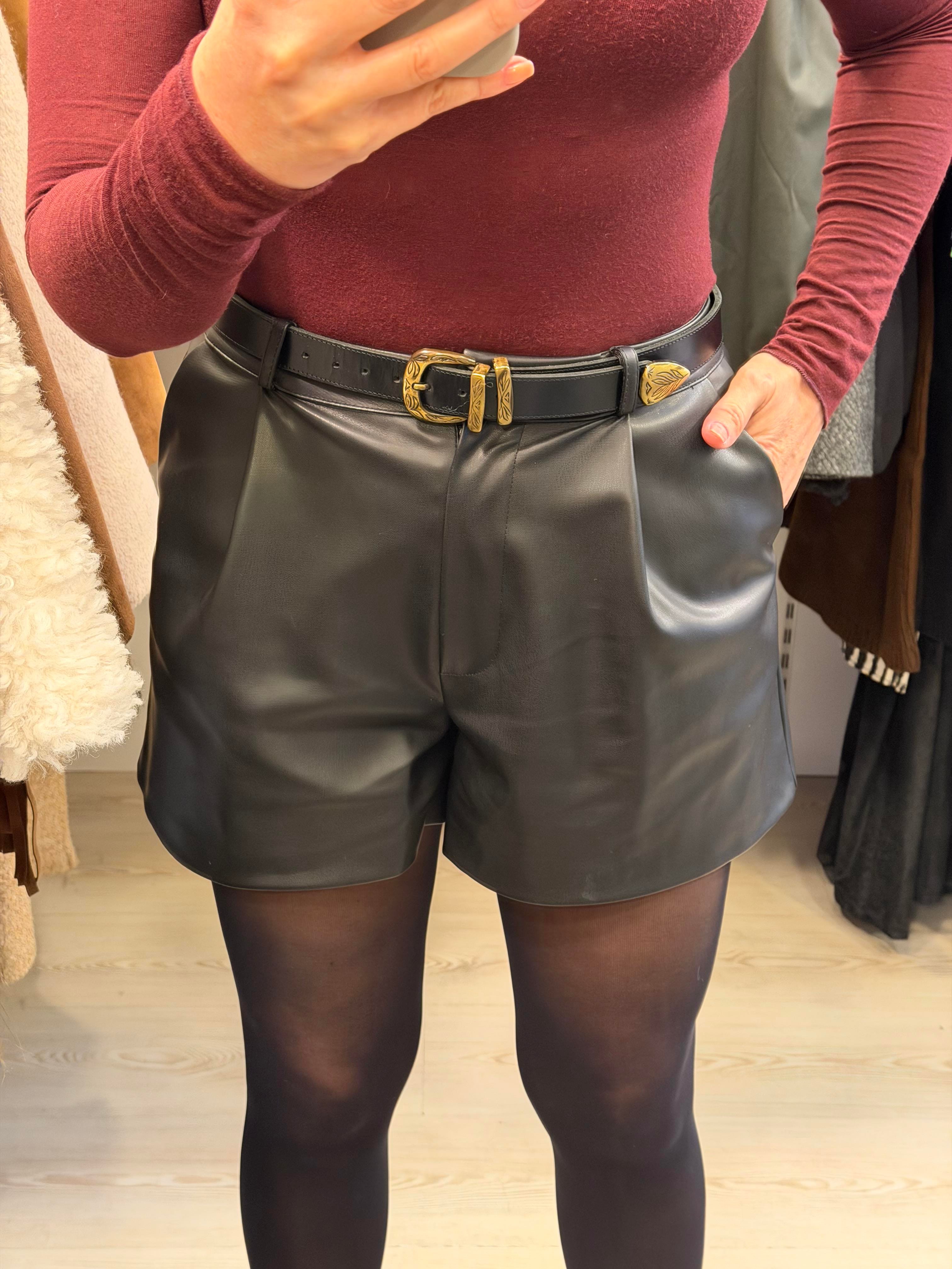 YÜKSEK BEL PİLELİ ŞORT