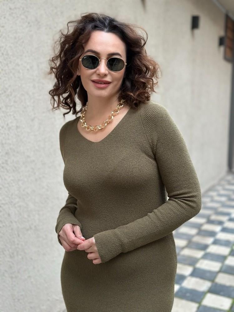 YUMUŞAK DOKULU V YAKA TRİKO ELBİSE