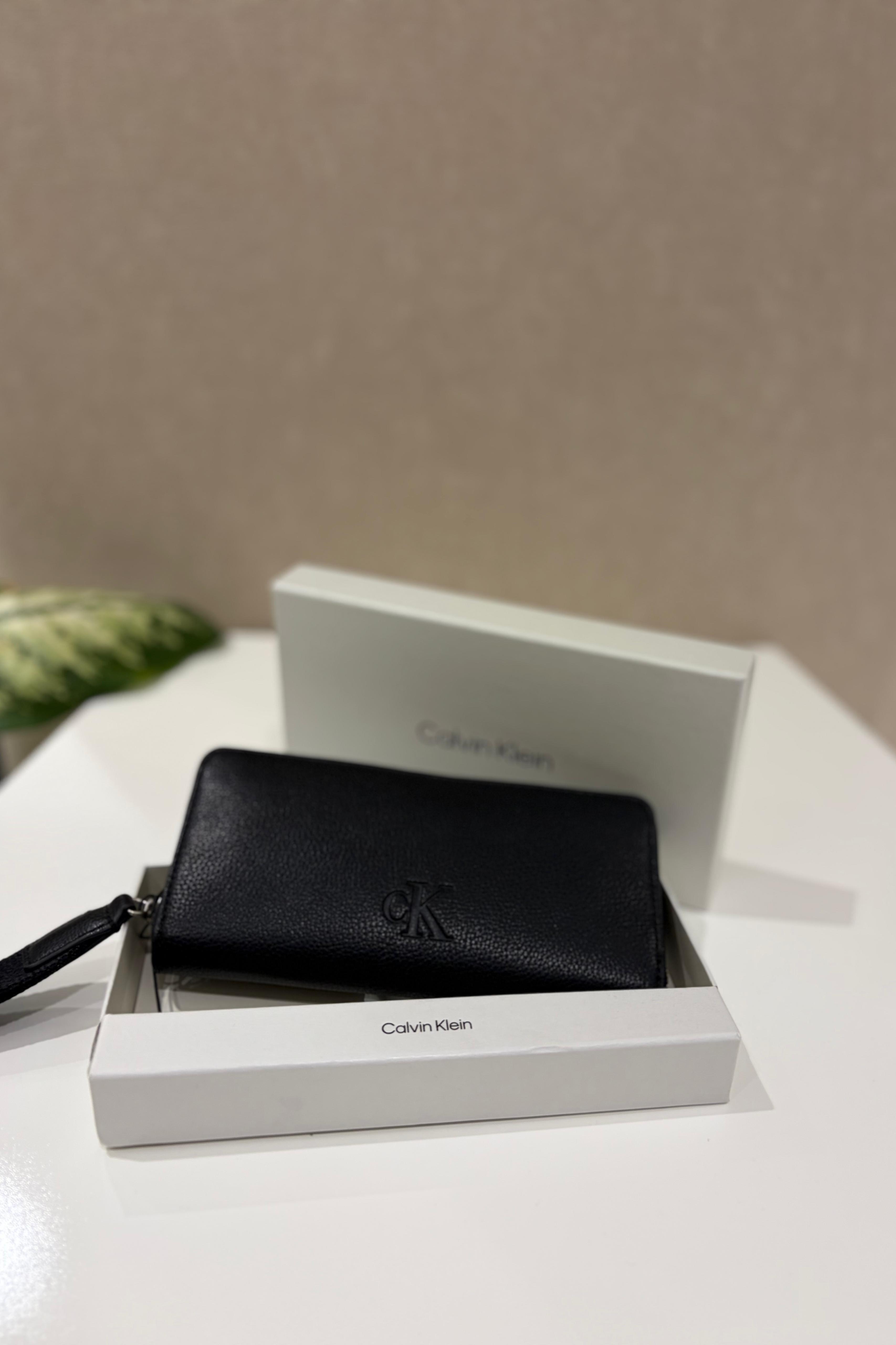 CALVIN KLEIN ÇANTA