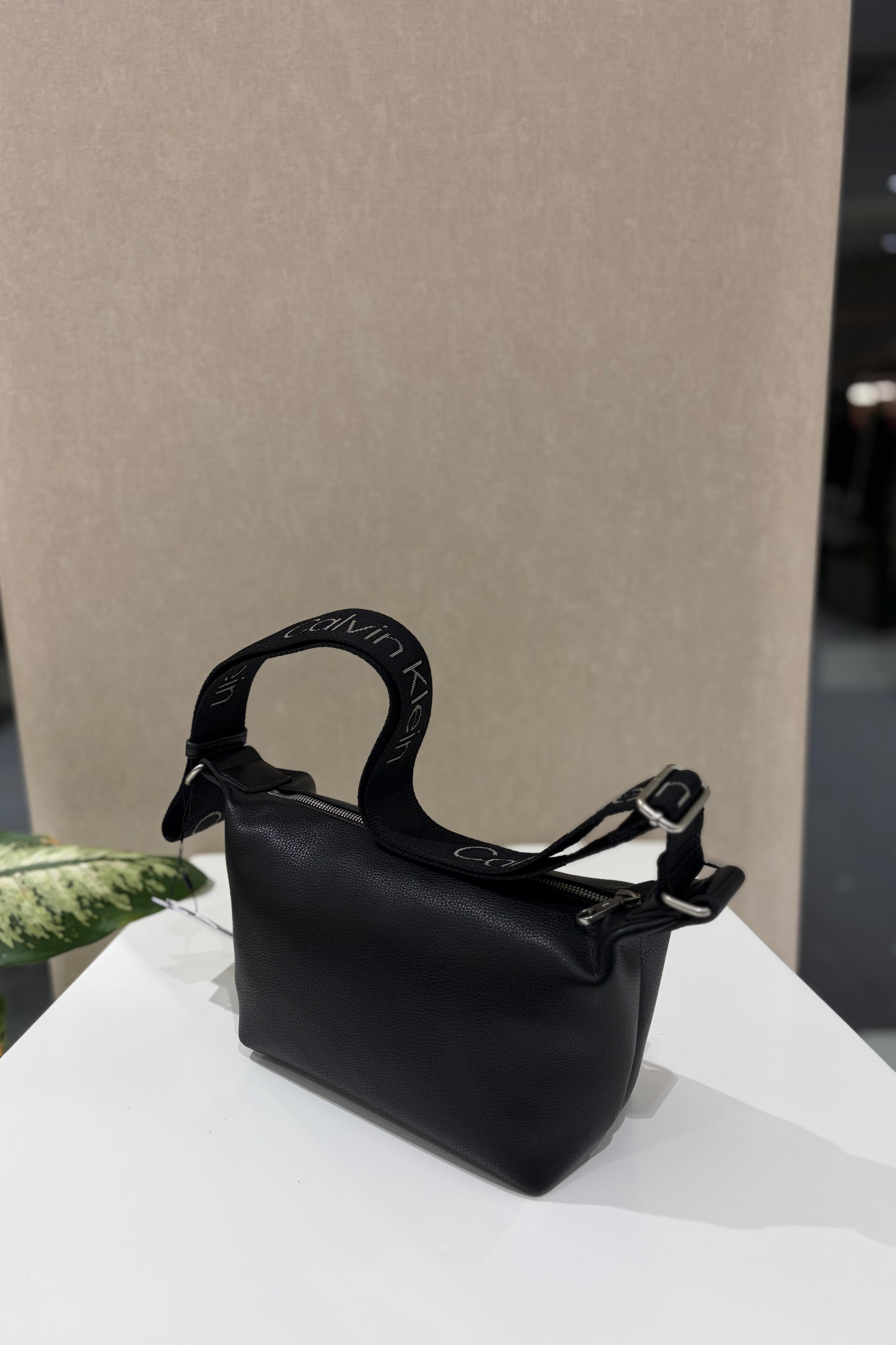CALVIN KLEIN ÇANTA