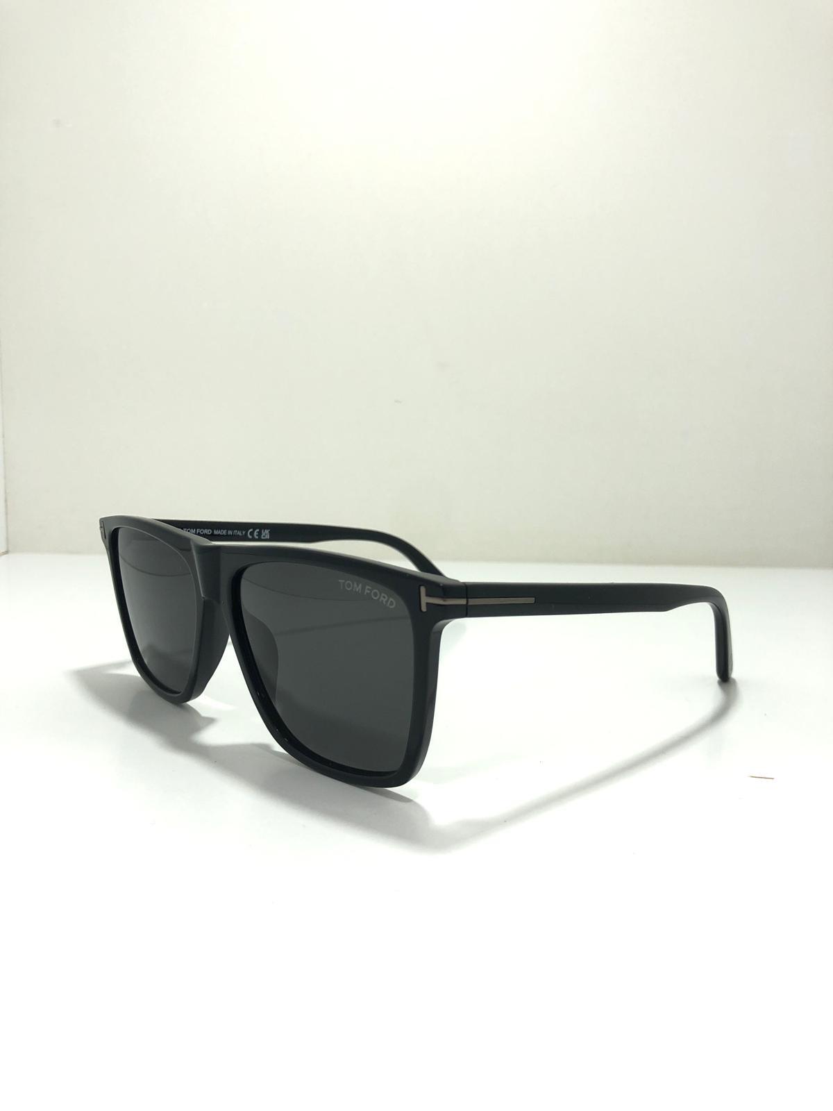 TOM FORD TF832-N 01A ERKEK GÜNEŞ GÖZLÜĞÜ