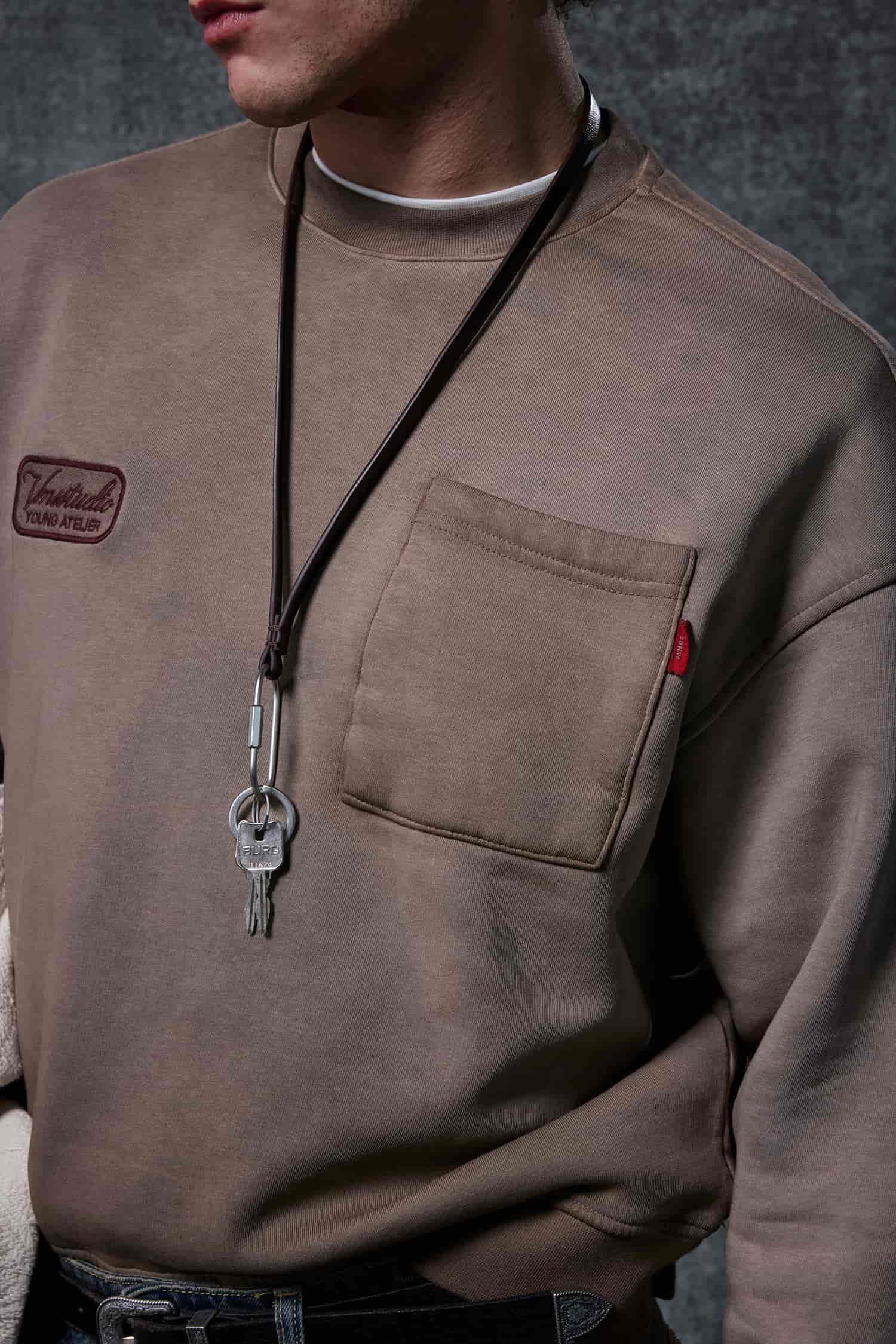 Erkek Bisiklet Yaka Cep Detaylı Sweatshirt Kahverengi