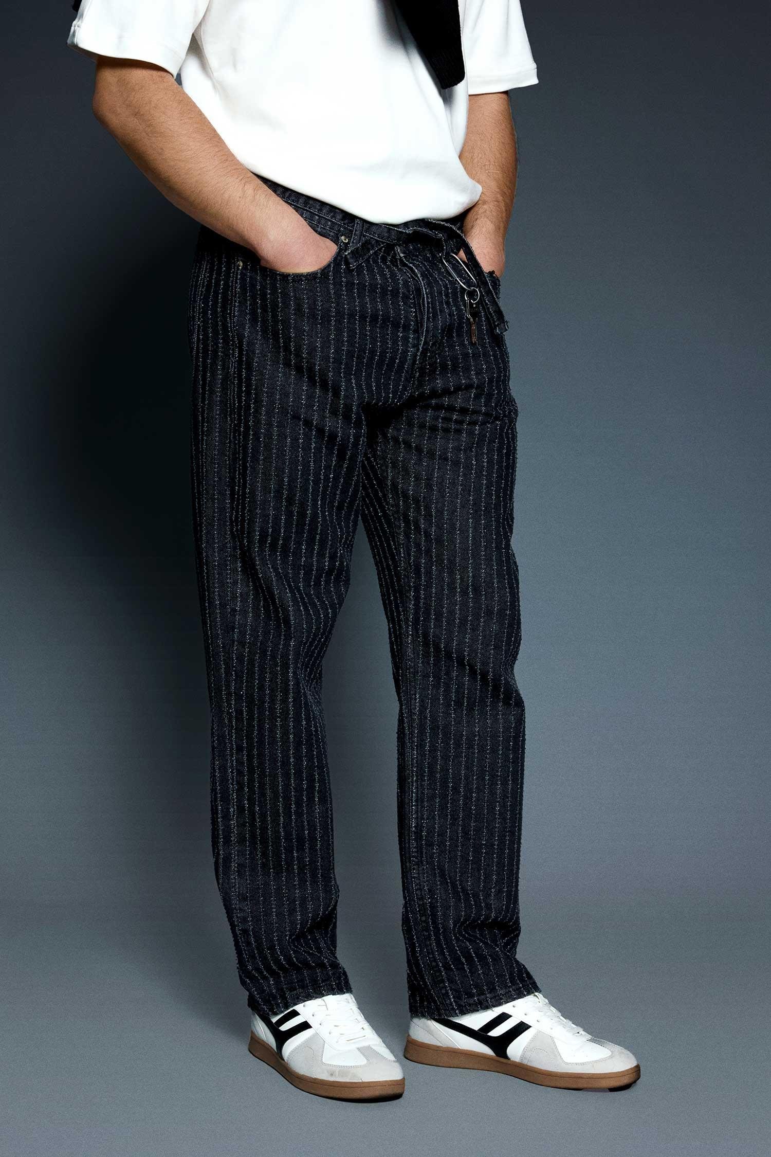 Erkek Desenli Kemer Detaylı Baggy Fit Jean Siyah