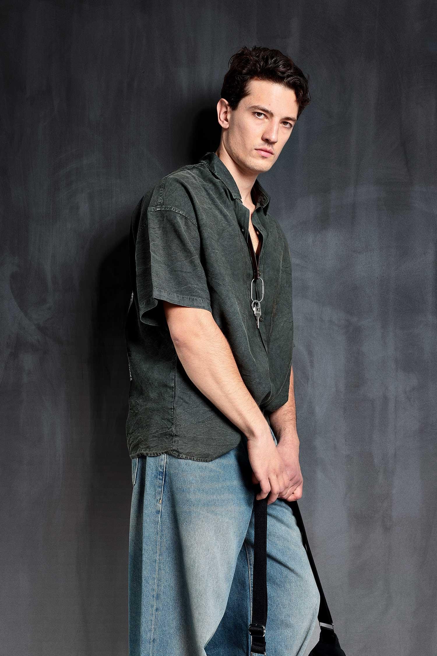 Erkek Kısa Kollu Desen Baskılı Yıkamalı Oversize Gömlek Haki