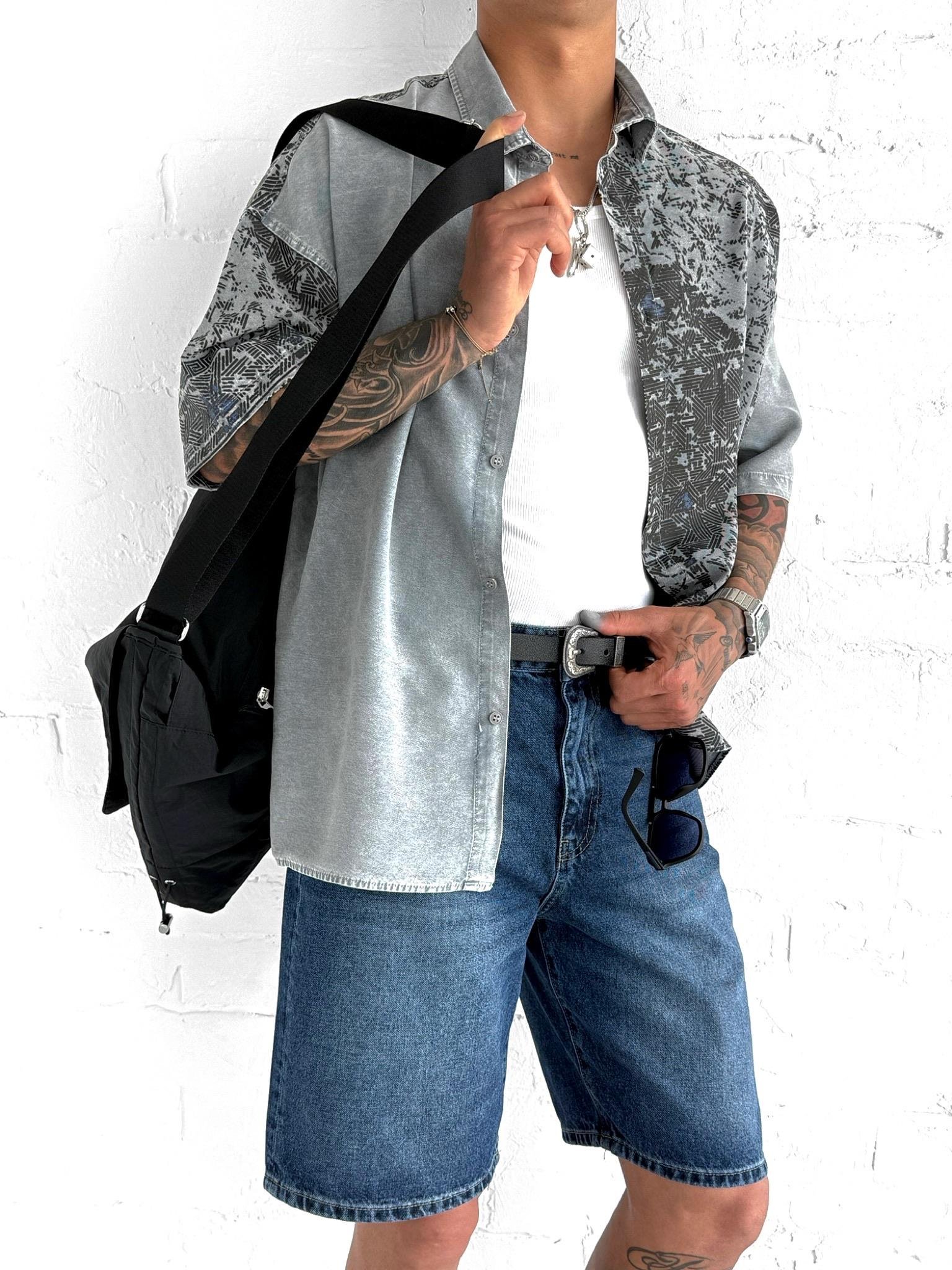 Erkek Kısa Kollu Desenli Oversize Gömlek Gri