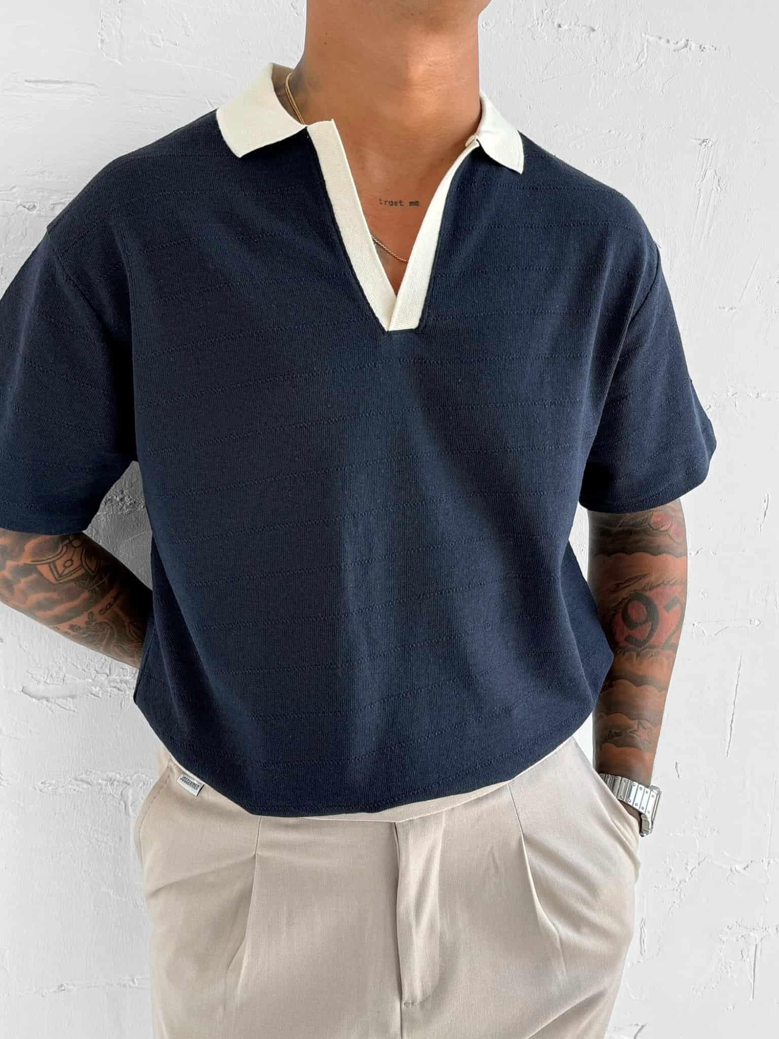 Erkek Kontrast V Yaka Relax Fit T-Shirt Lacivert