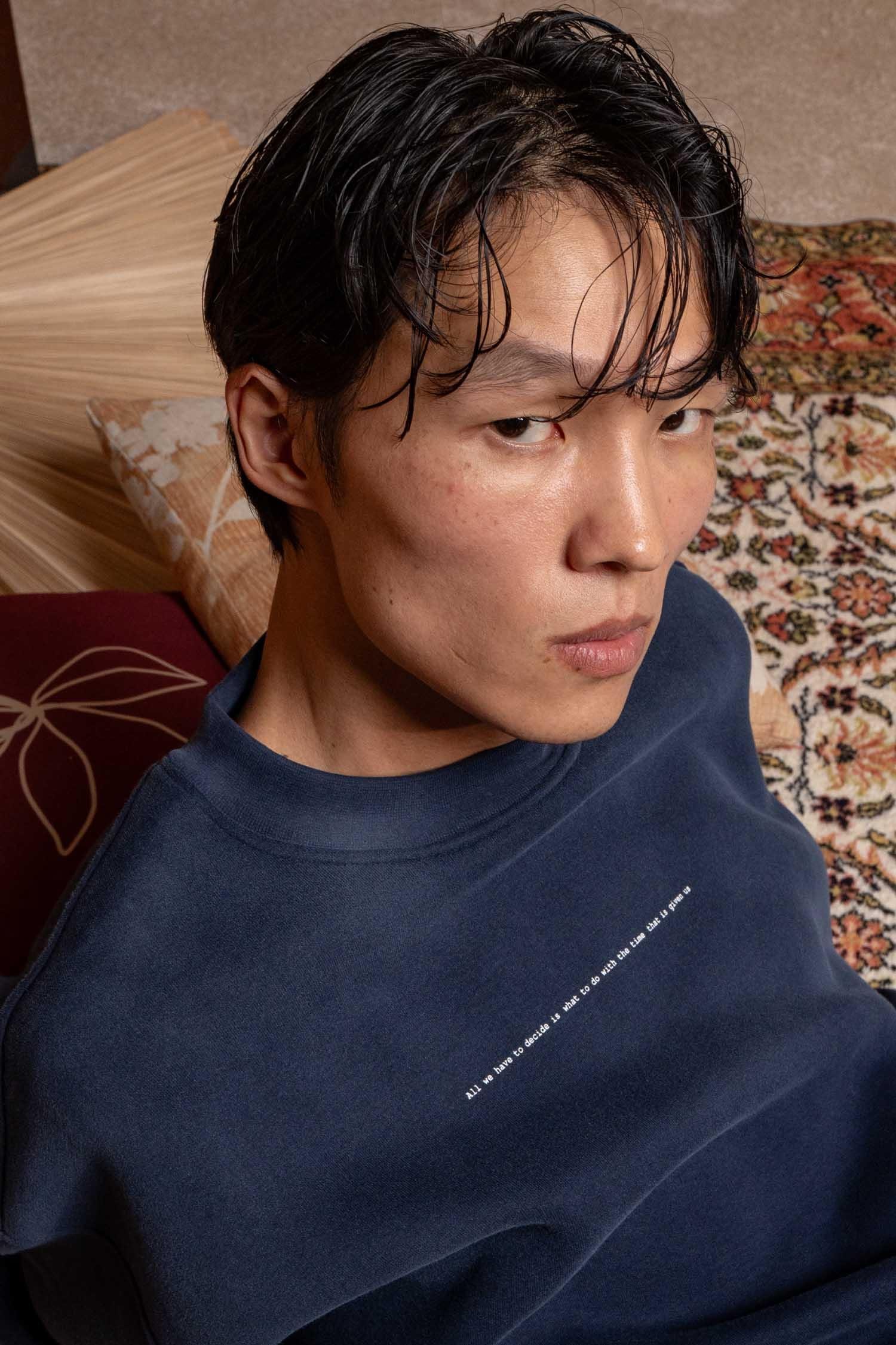 Erkek Minimal Yazı Detaylı Yıkamalı Sweatshirt Lacivert