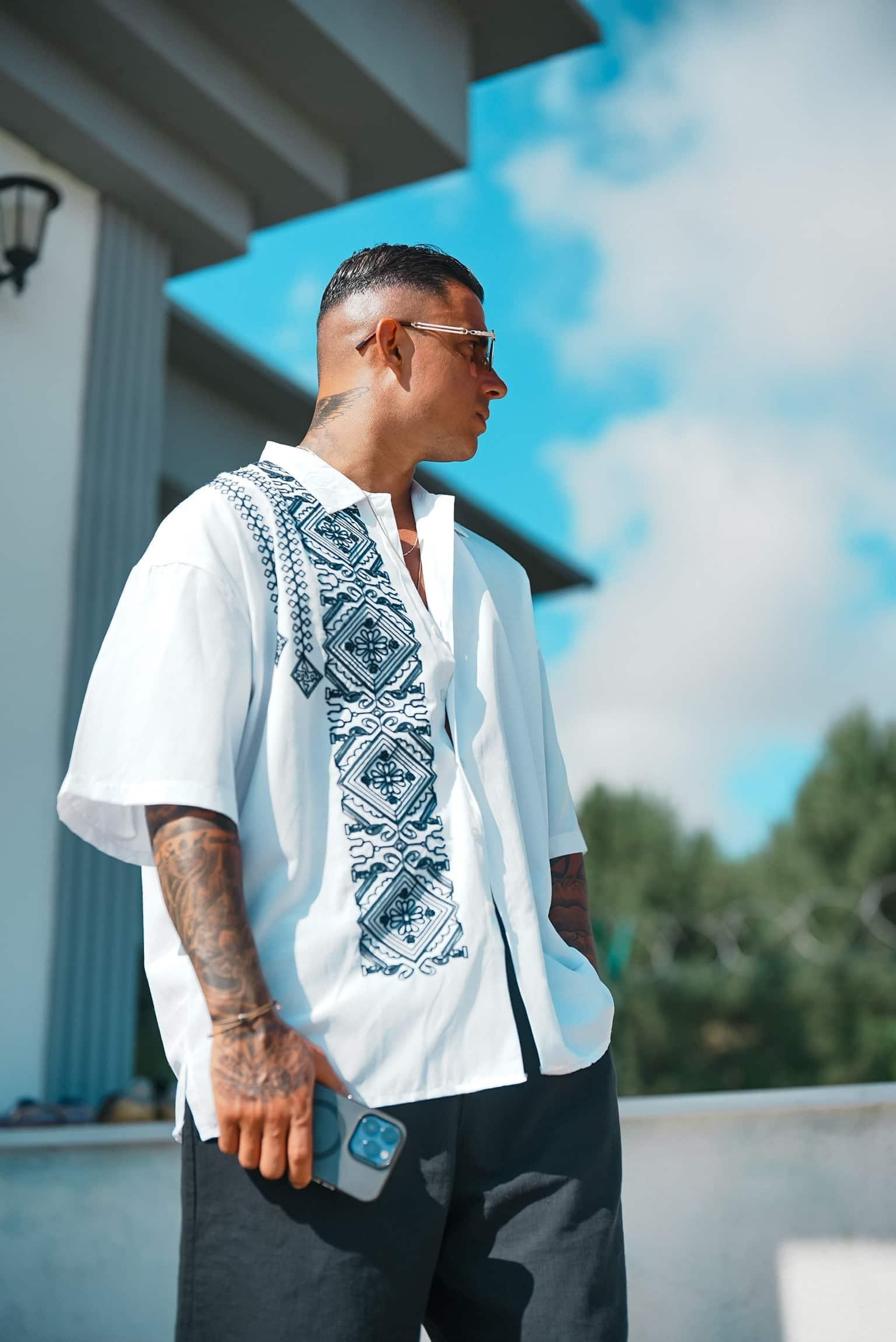 Erkek Nakış Desenli Kısa Kollu Süper Oversize Gömlek Beyaz