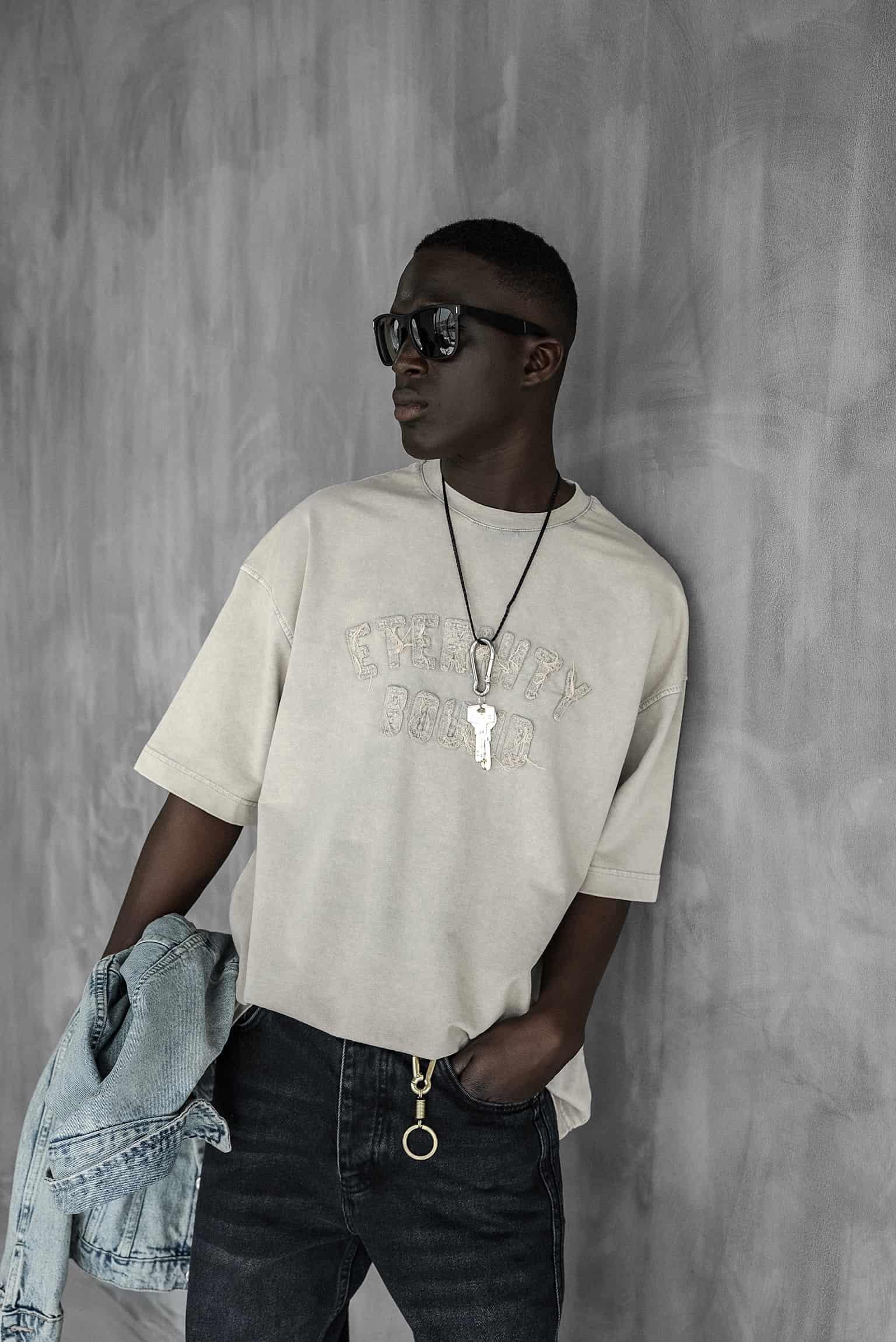 Erkek Önü Slogan İşlemeli Yıkamalı Oversize T-Shirt Taş