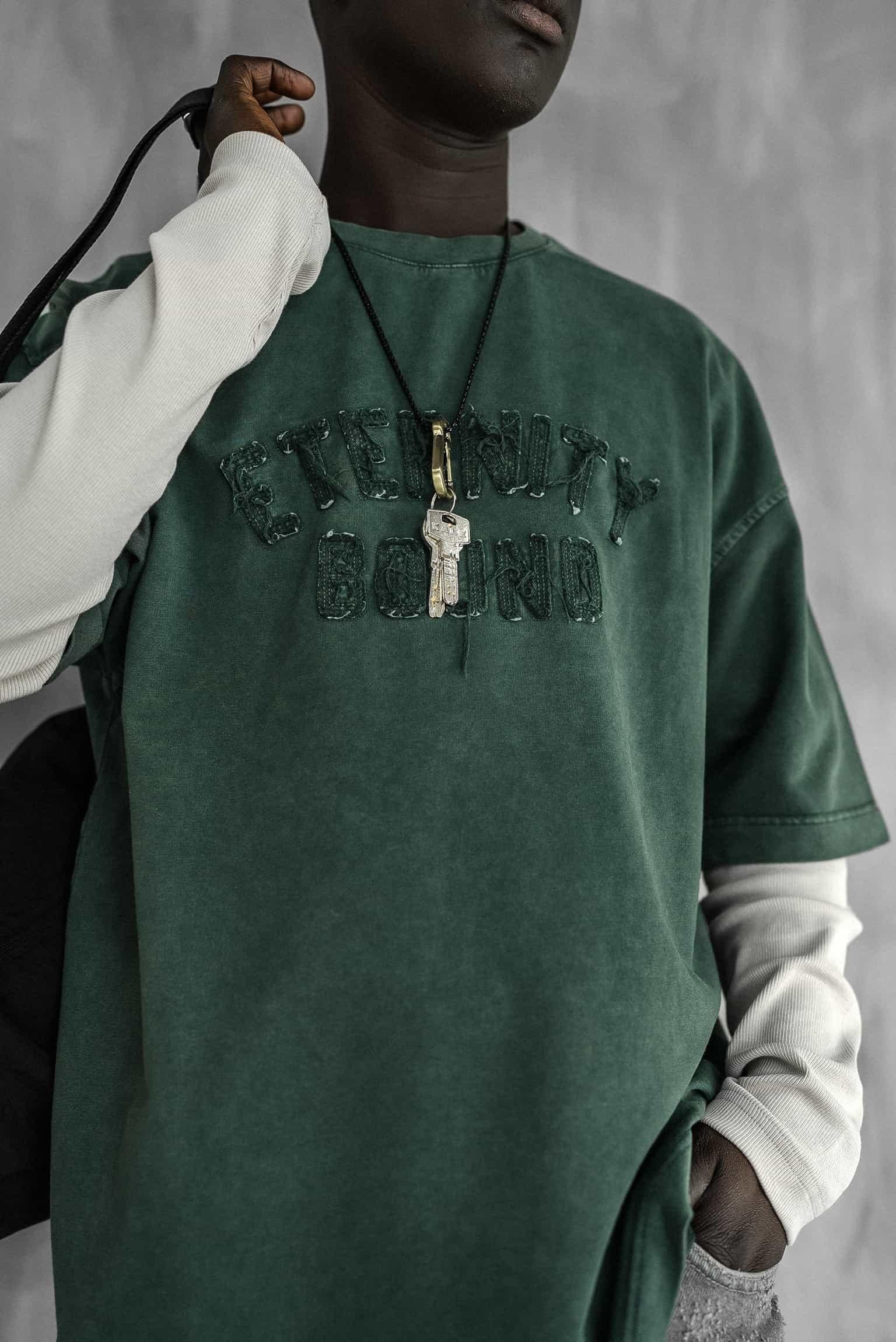 Erkek Önü Slogan İşlemeli Yıkamalı Oversize T-Shirt Yeşil