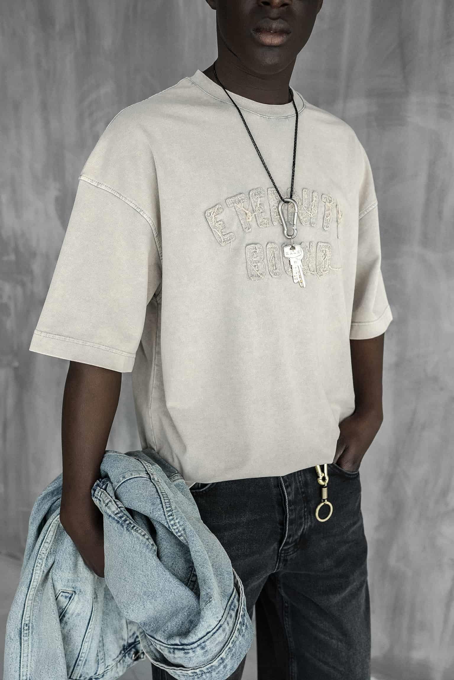 Erkek Önü Slogan İşlemeli Yıkamalı Oversize T-Shirt Taş