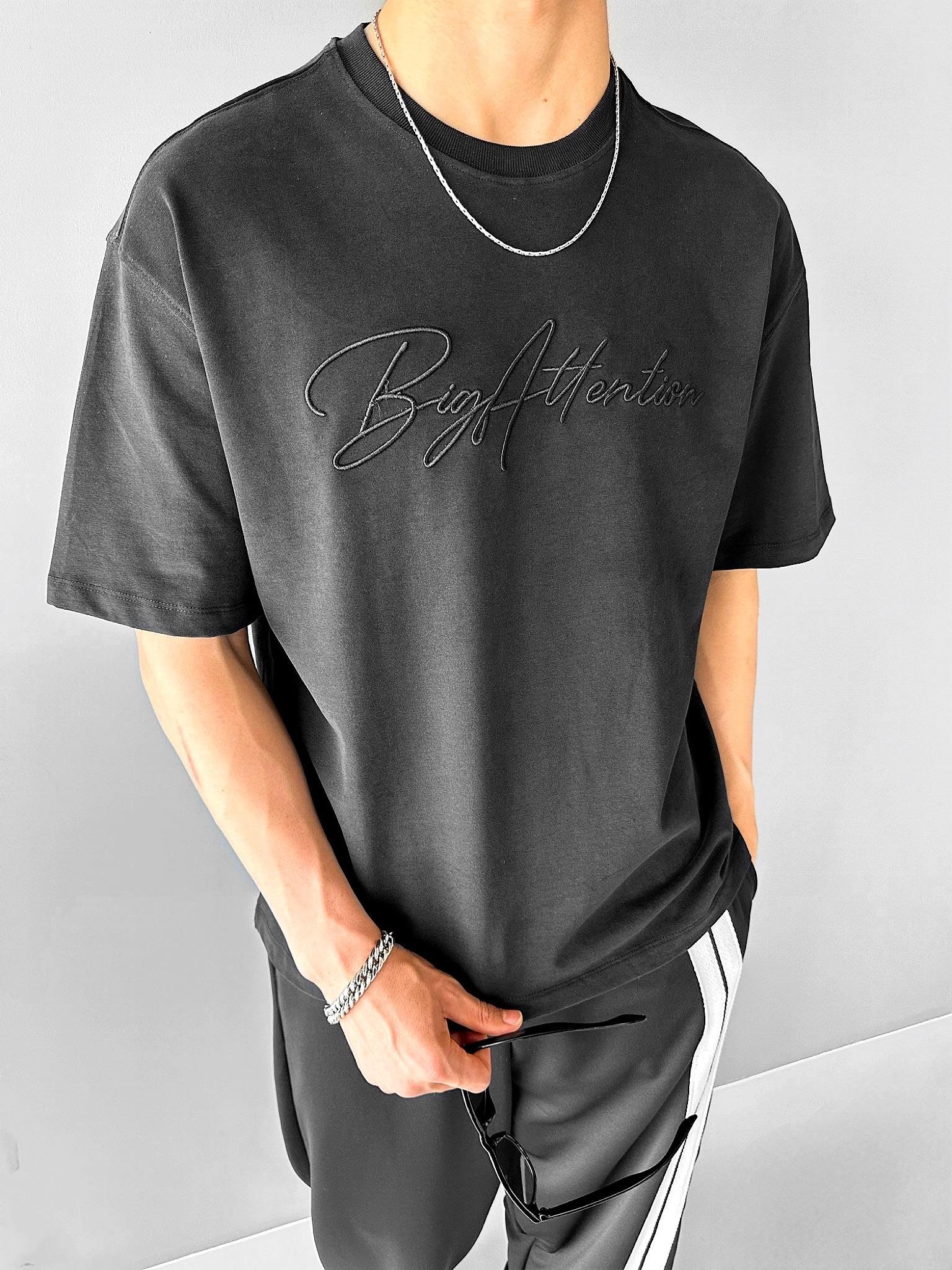 Erkek Oversize 'Big Atlention' İşlemeli T-Shirt Siyah