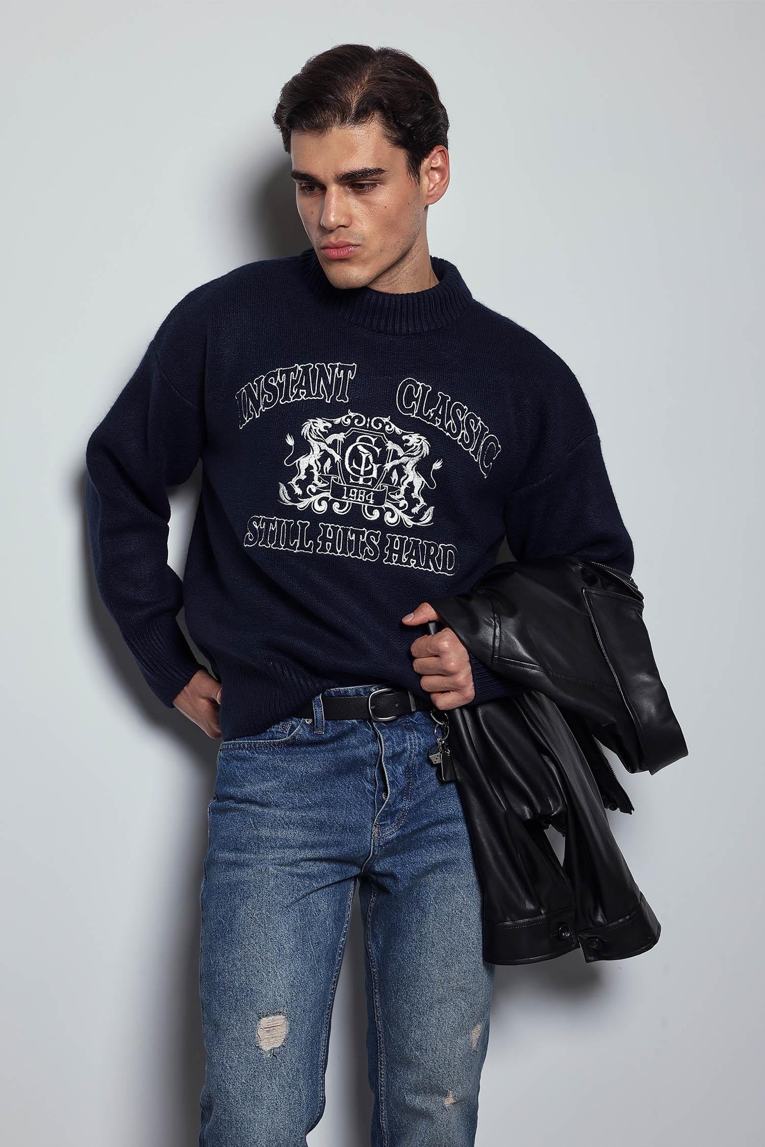 Erkek Oversize Bisiklet Yaka Nakışlı Triko Kazak Lacivert