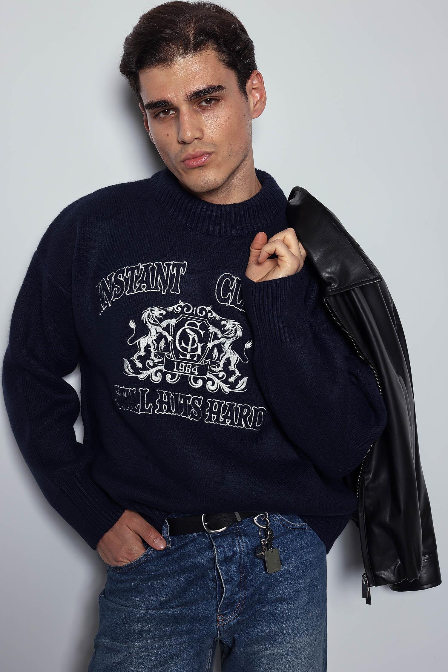 Erkek Oversize Bisiklet Yaka Nakışlı Triko Kazak Lacivert