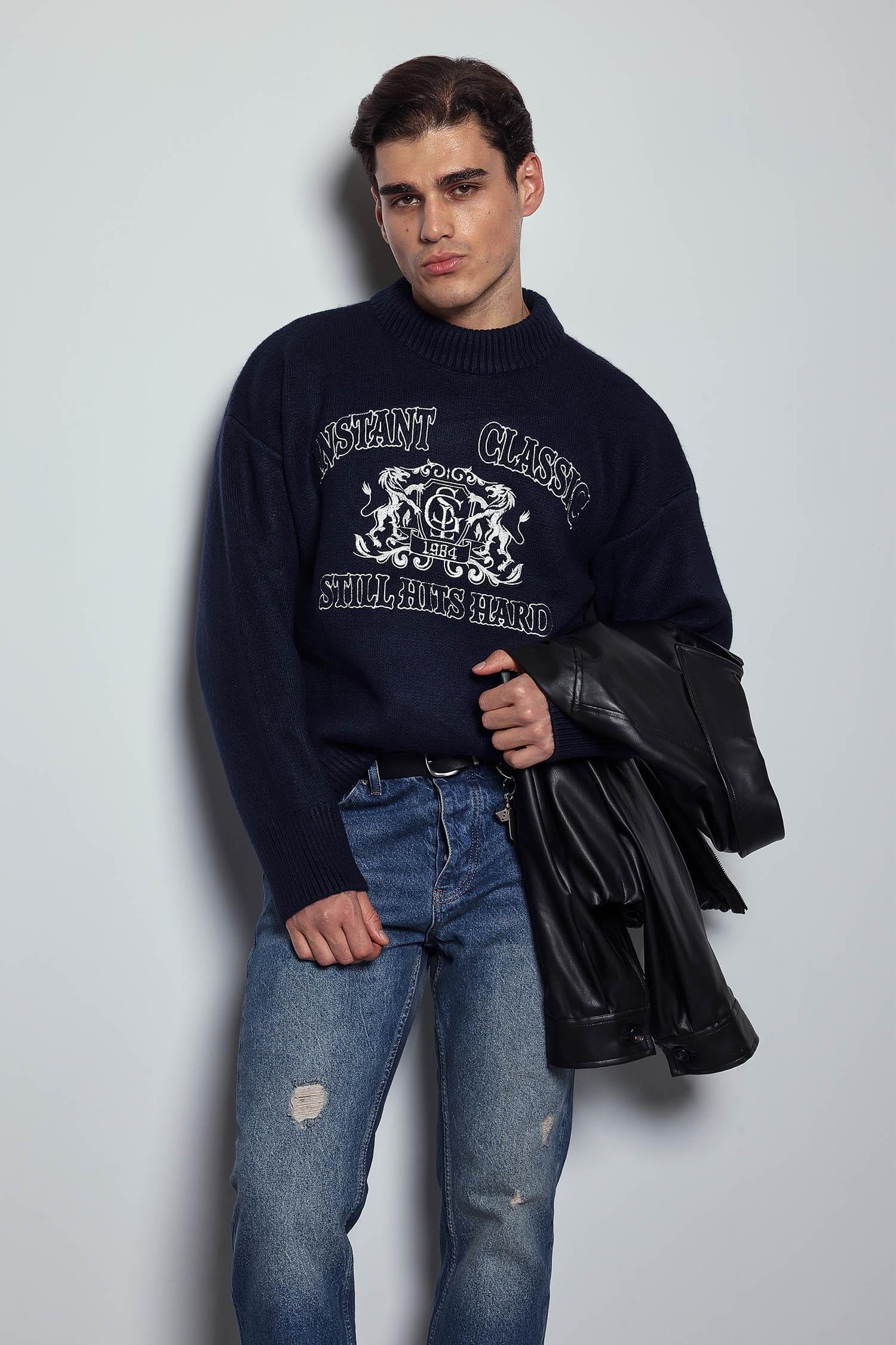 Erkek Oversize Bisiklet Yaka Nakışlı Triko Kazak Lacivert