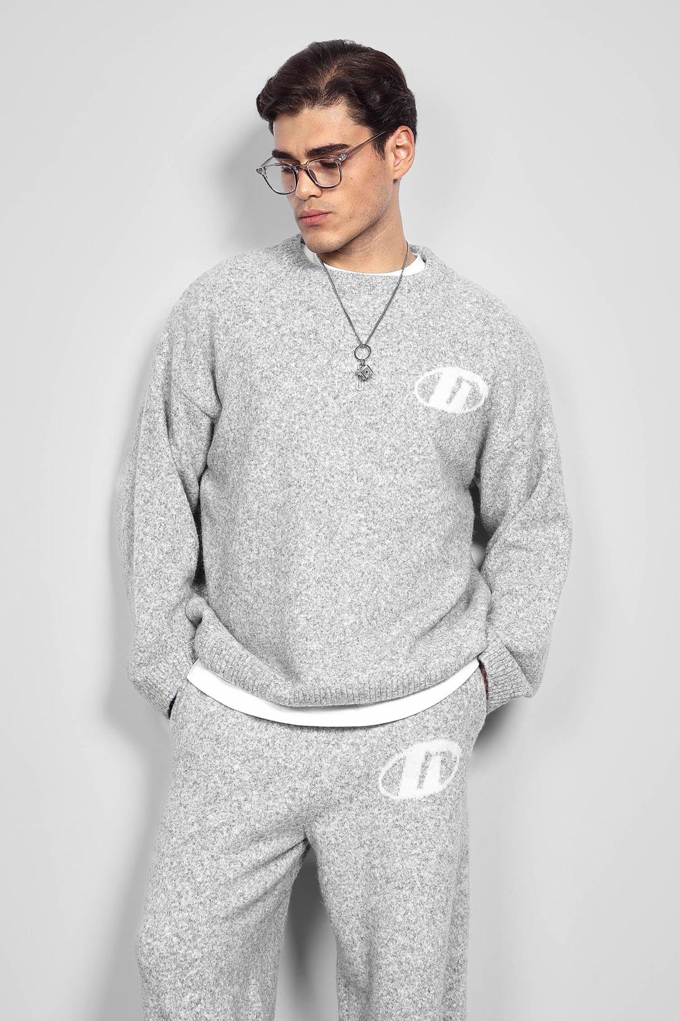 Erkek Oversize Boxy Fit Logo Detaylı Tüylü Kazak Gri