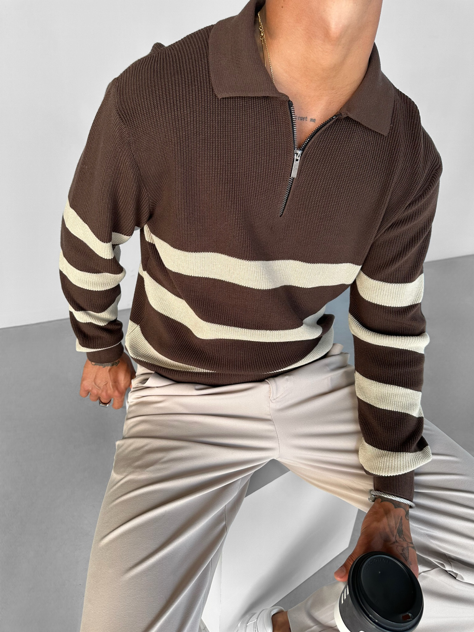 Erkek Oversize Desenli Yarım Fermuarlı Triko Kazak Kahverengi