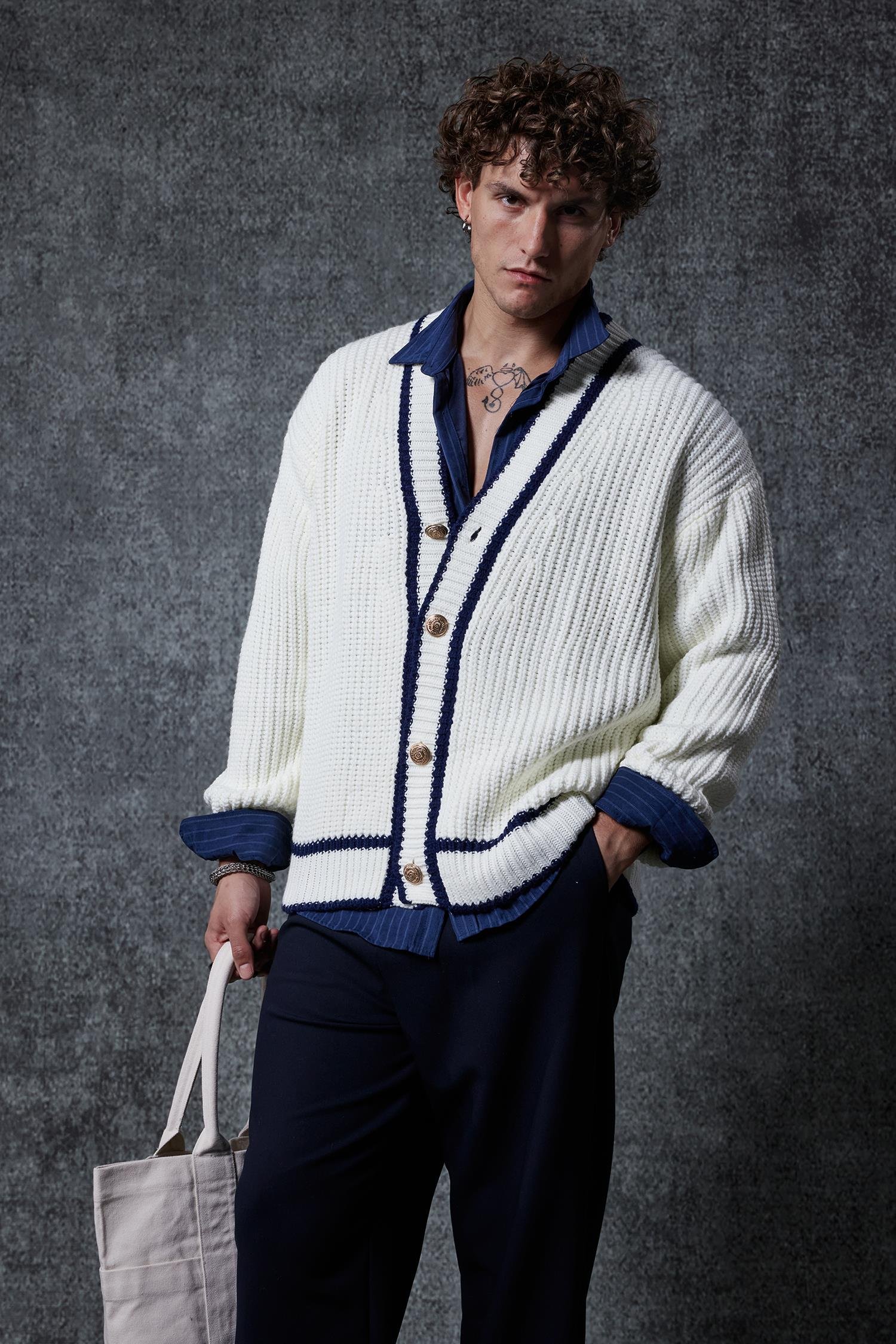 Erkek Oversize Kontrast Şeritli Düğmeli Örme Hırka Ekru