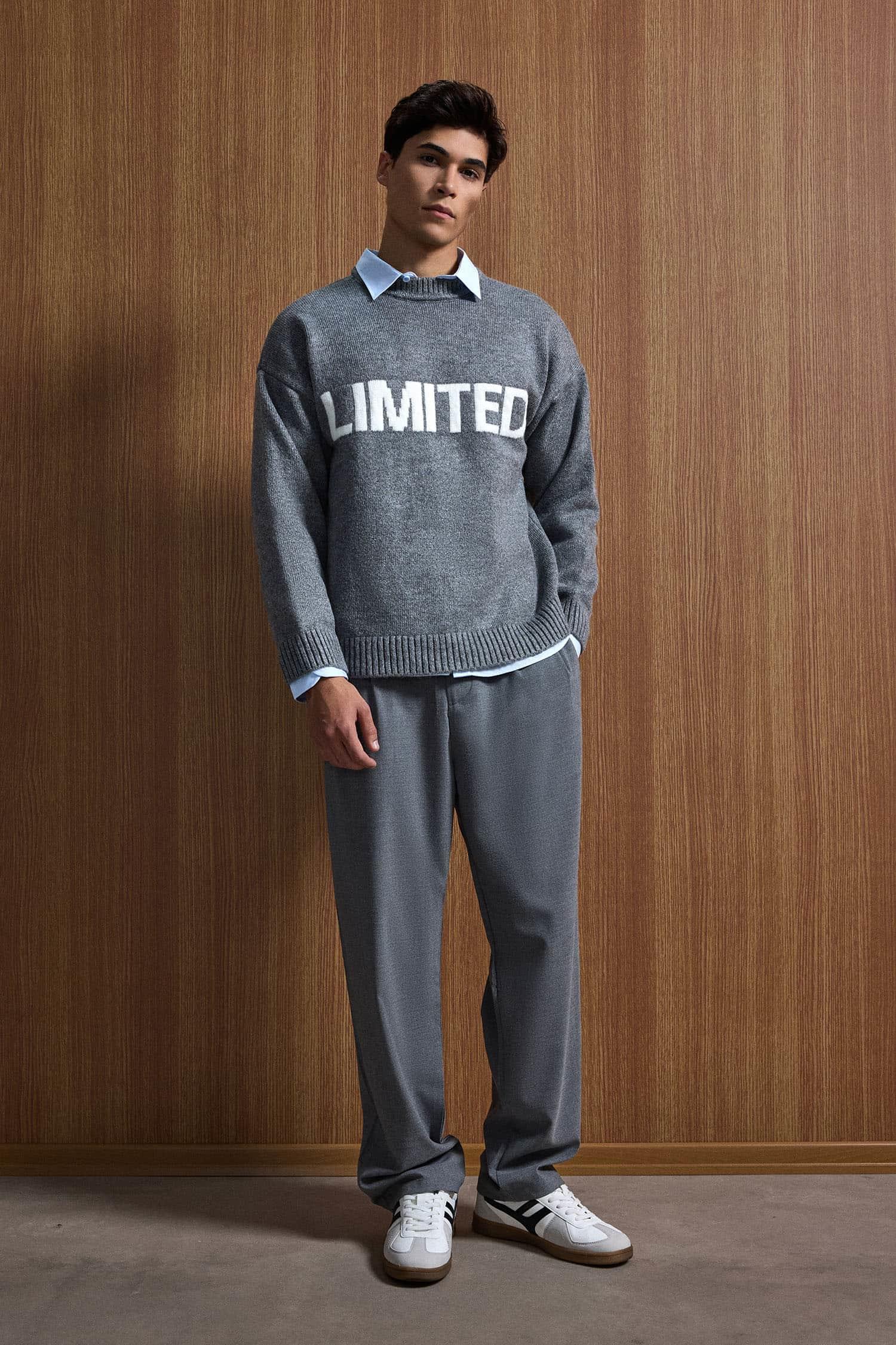 Erkek Oversize Limited Kabartma Baskılı Triko Kazak Füme