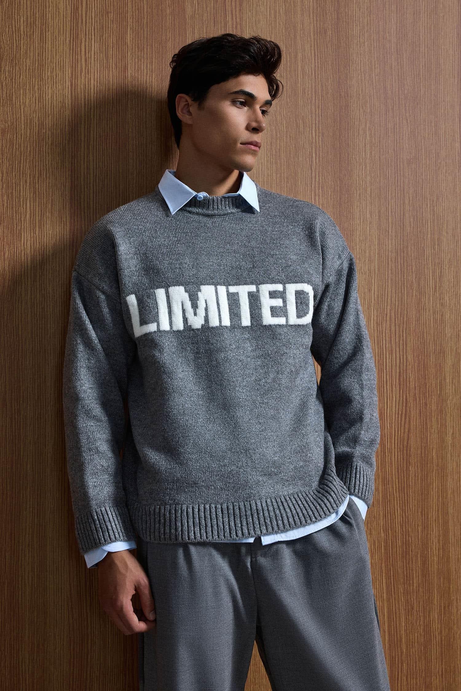 Erkek Oversize Limited Kabartma Baskılı Triko Kazak Füme