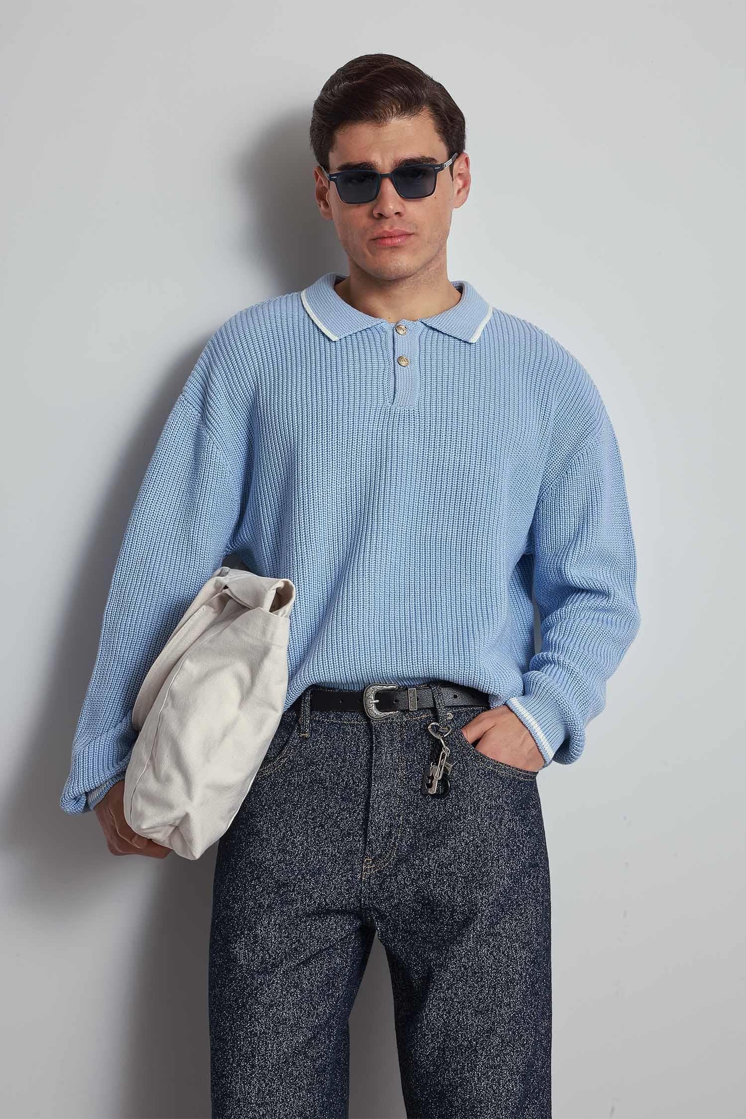 Erkek Oversize Polo Yaka Kontrast Detaylı Triko Kazak Açık Mavi