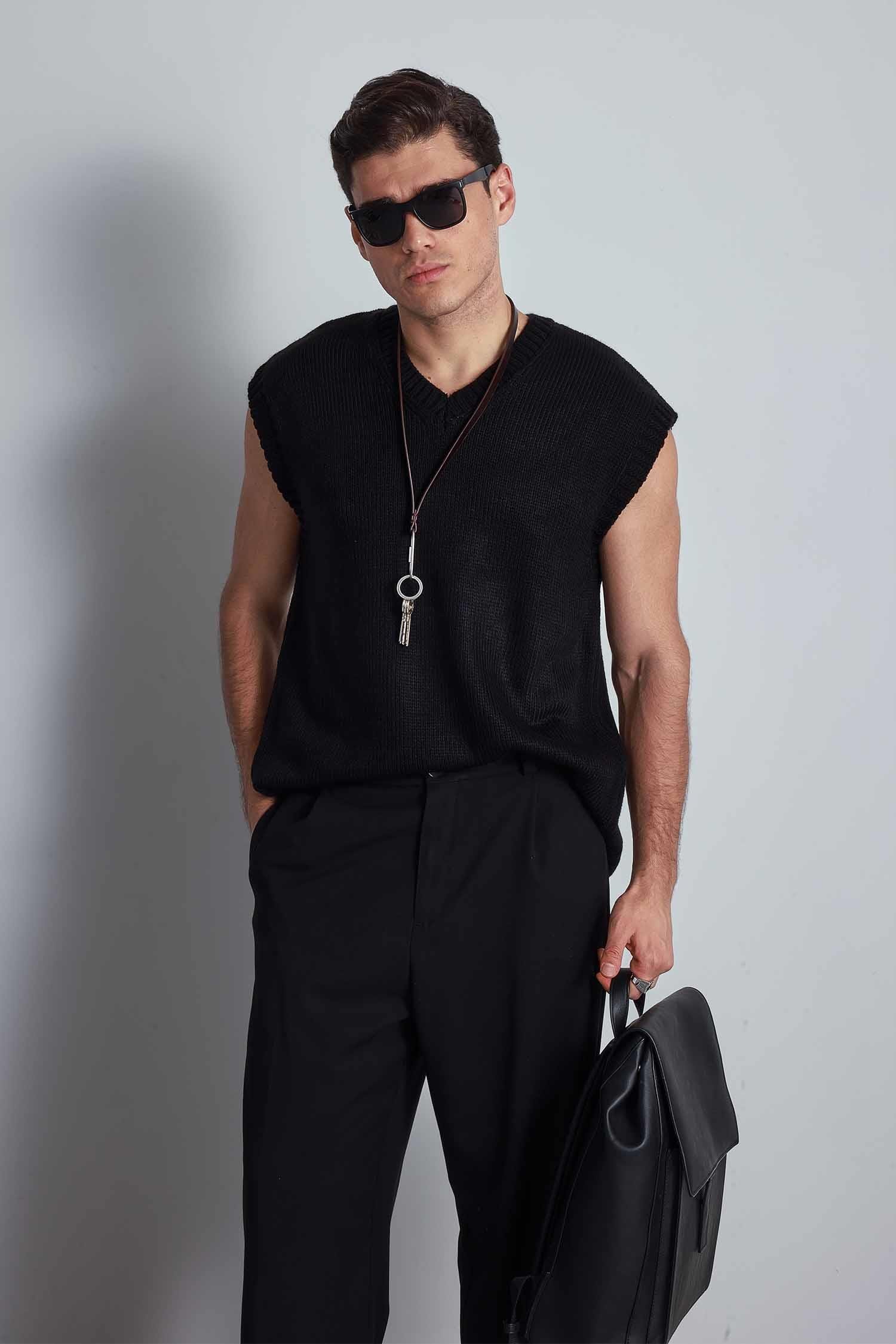 Erkek Oversize V Yaka Triko Süveter Siyah