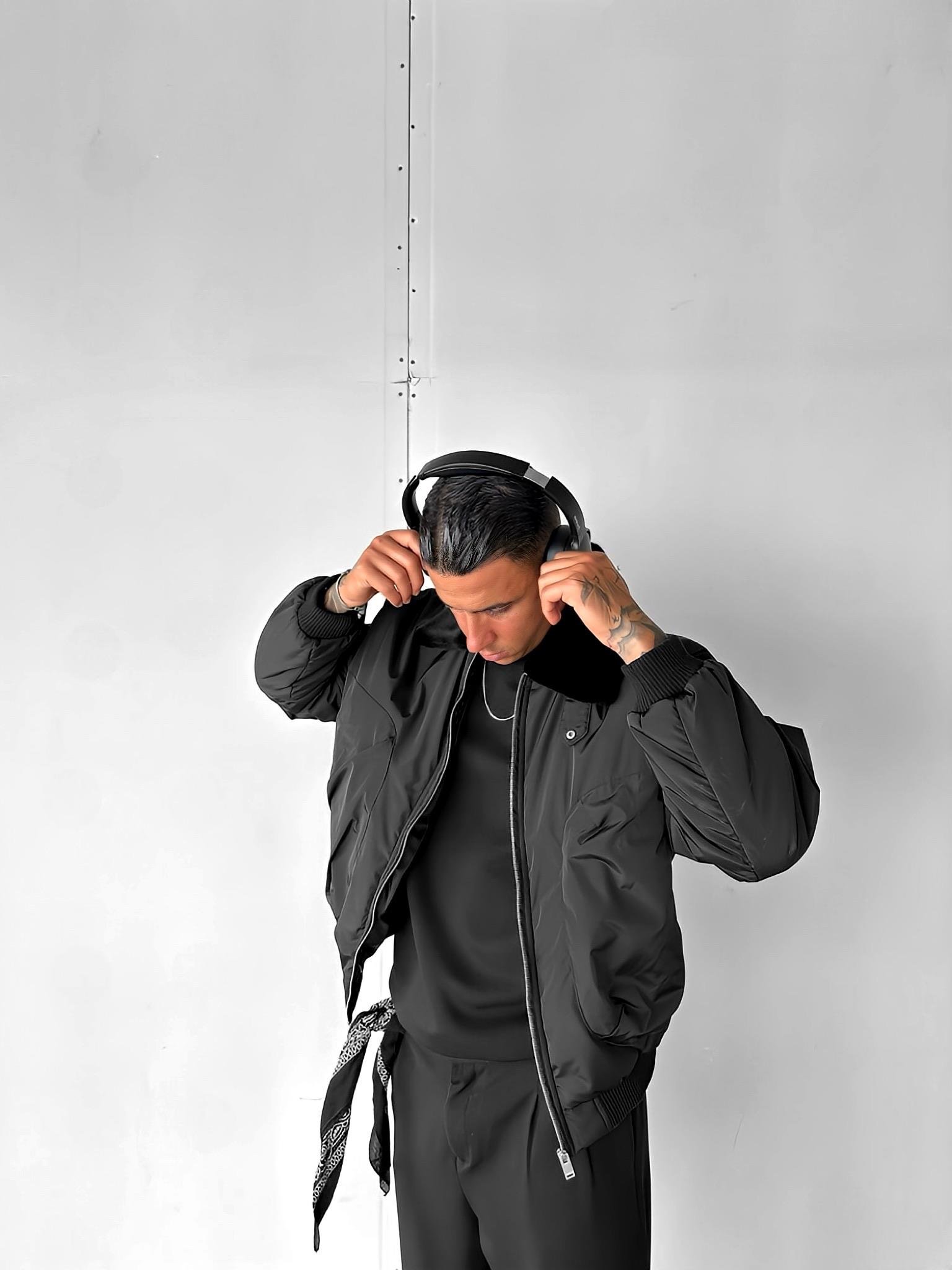 Erkek Oversize Yakalı Fermuarlı Cepli Mont Siyah