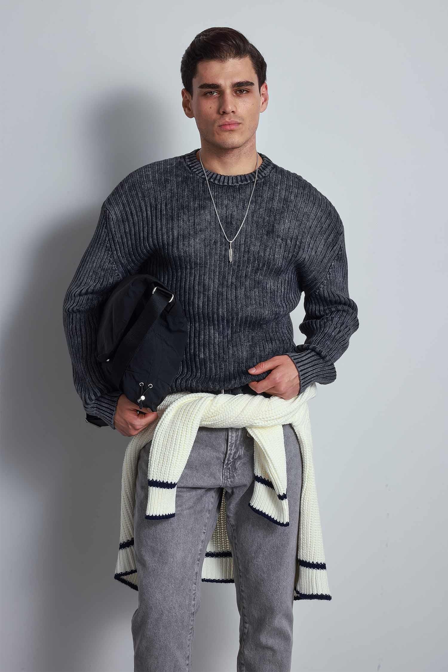 Erkek Oversize Yıkamalı Efektli Basic Kazak Siyah