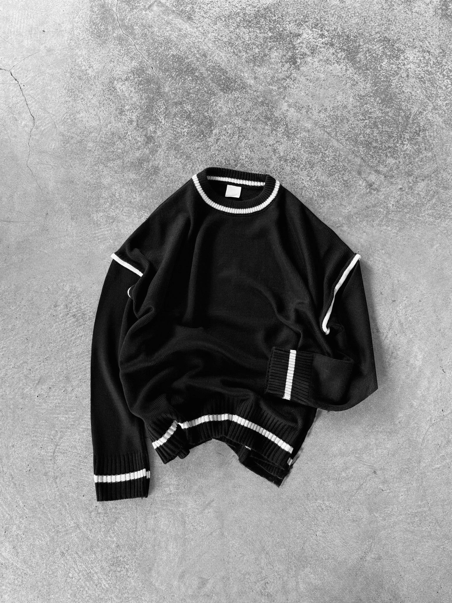 Erkek Oversize Yuvarlak Yaka Kontrast Detaylı Kazak Siyah