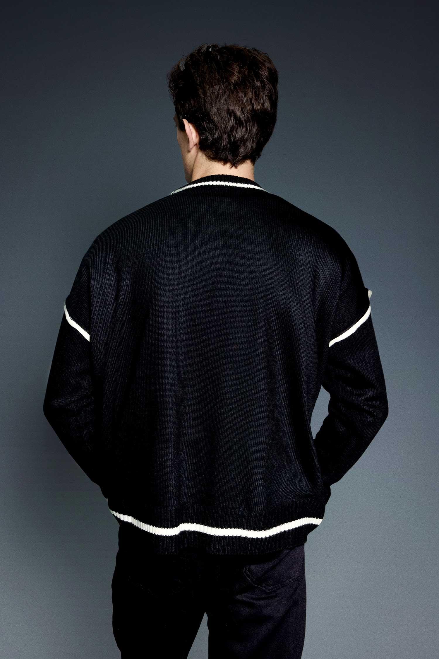 Erkek Oversize Yuvarlak Yaka Kontrast Detaylı Kazak Siyah