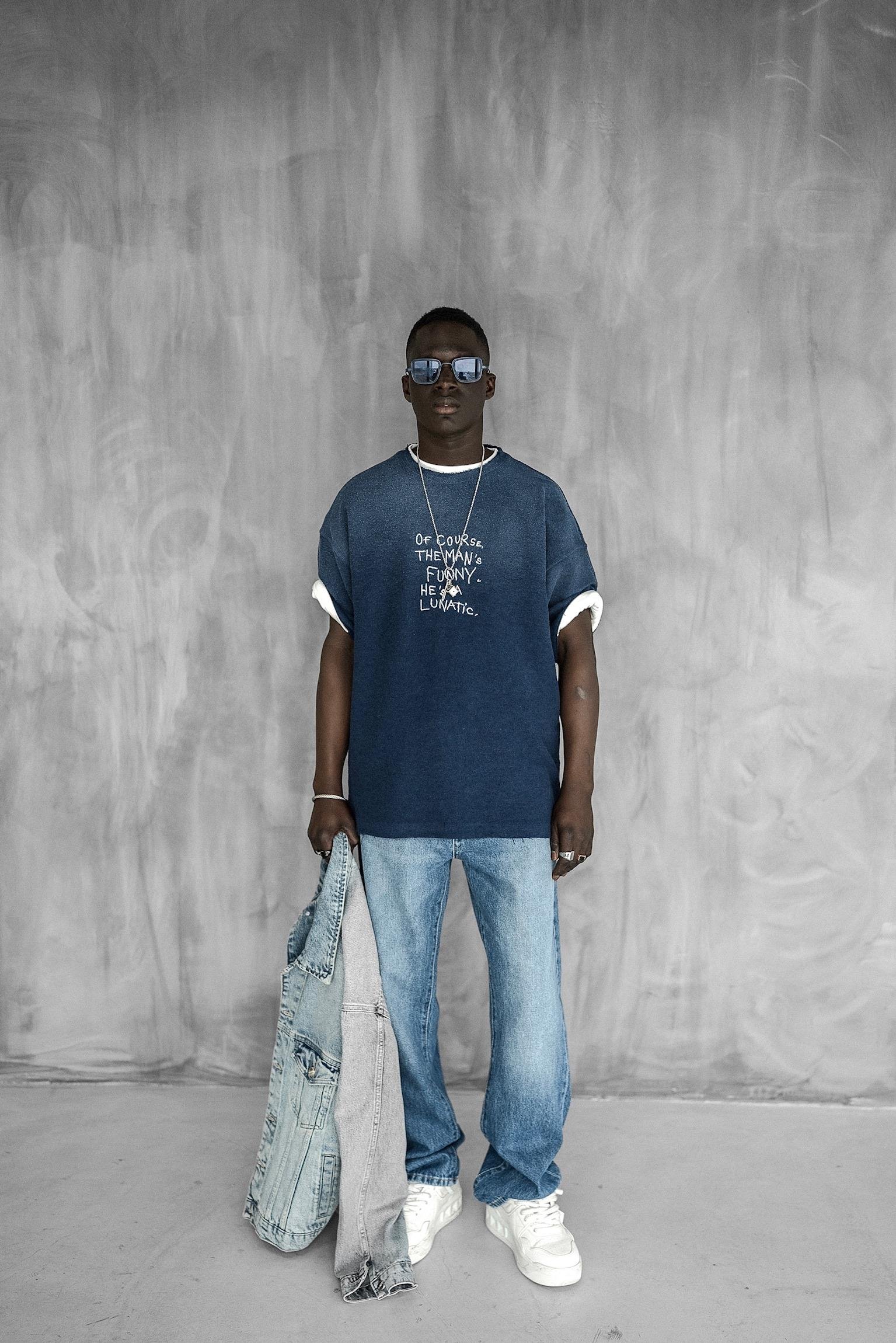 Erkek Renk Geçişli İşlemeli Oversize Dokulu T-Shirt Lacivert