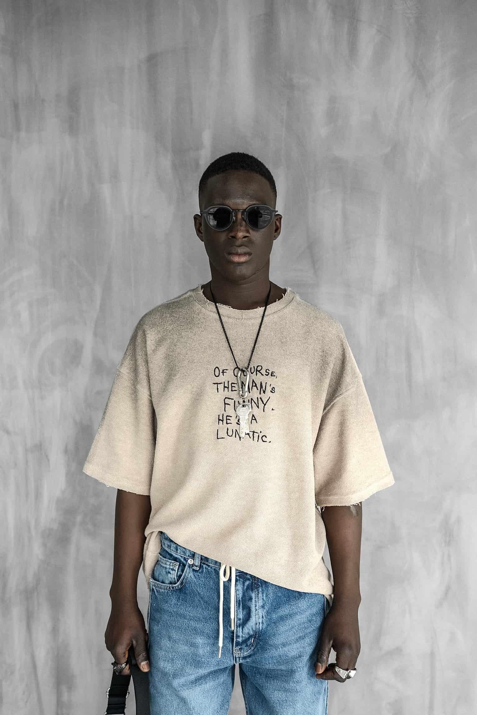 Erkek Renk Geçişli İşlemeli Oversize Dokulu T-Shirt Taş