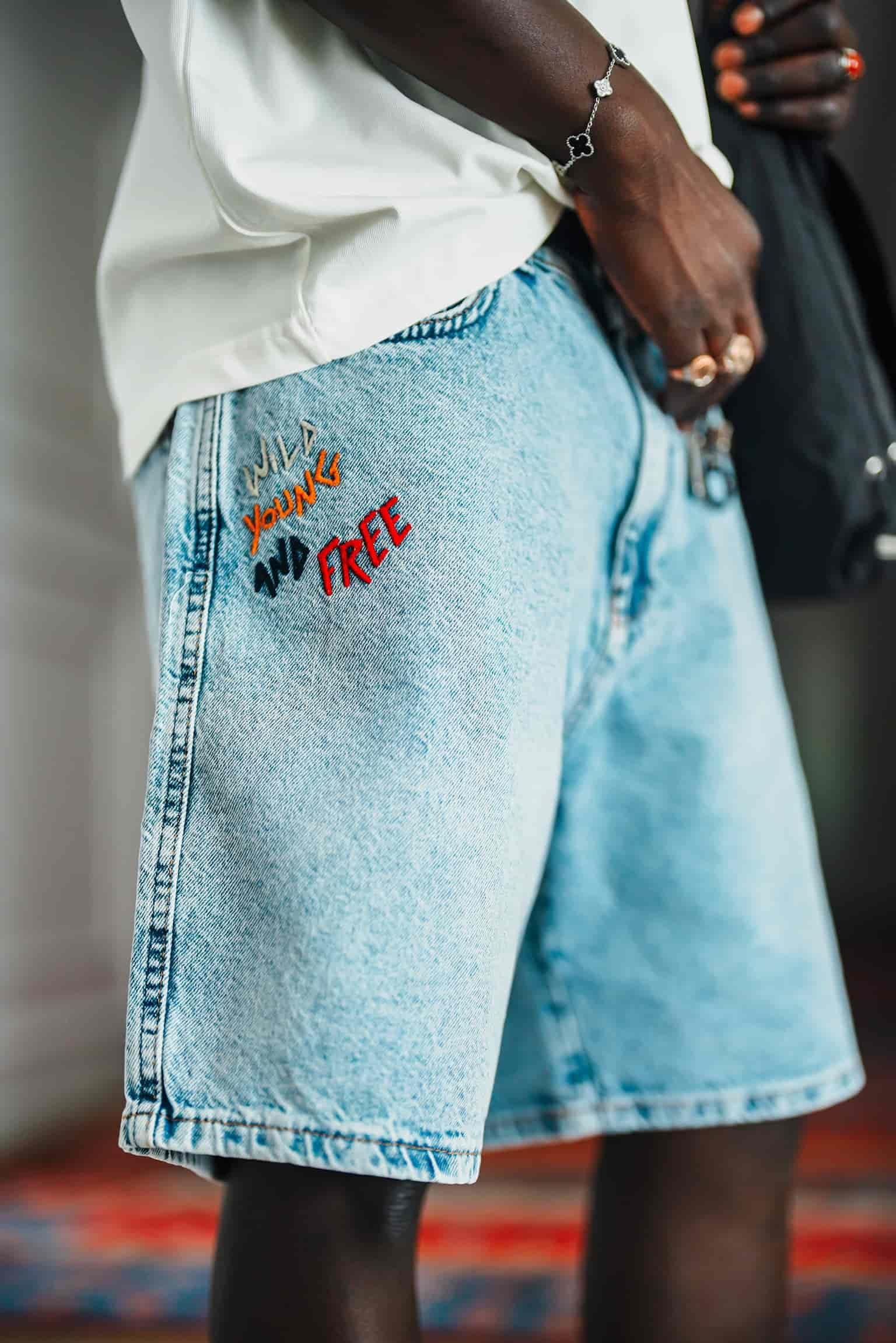 Erkek Slogan İşlemeli Baggy Jean Şort Mavi