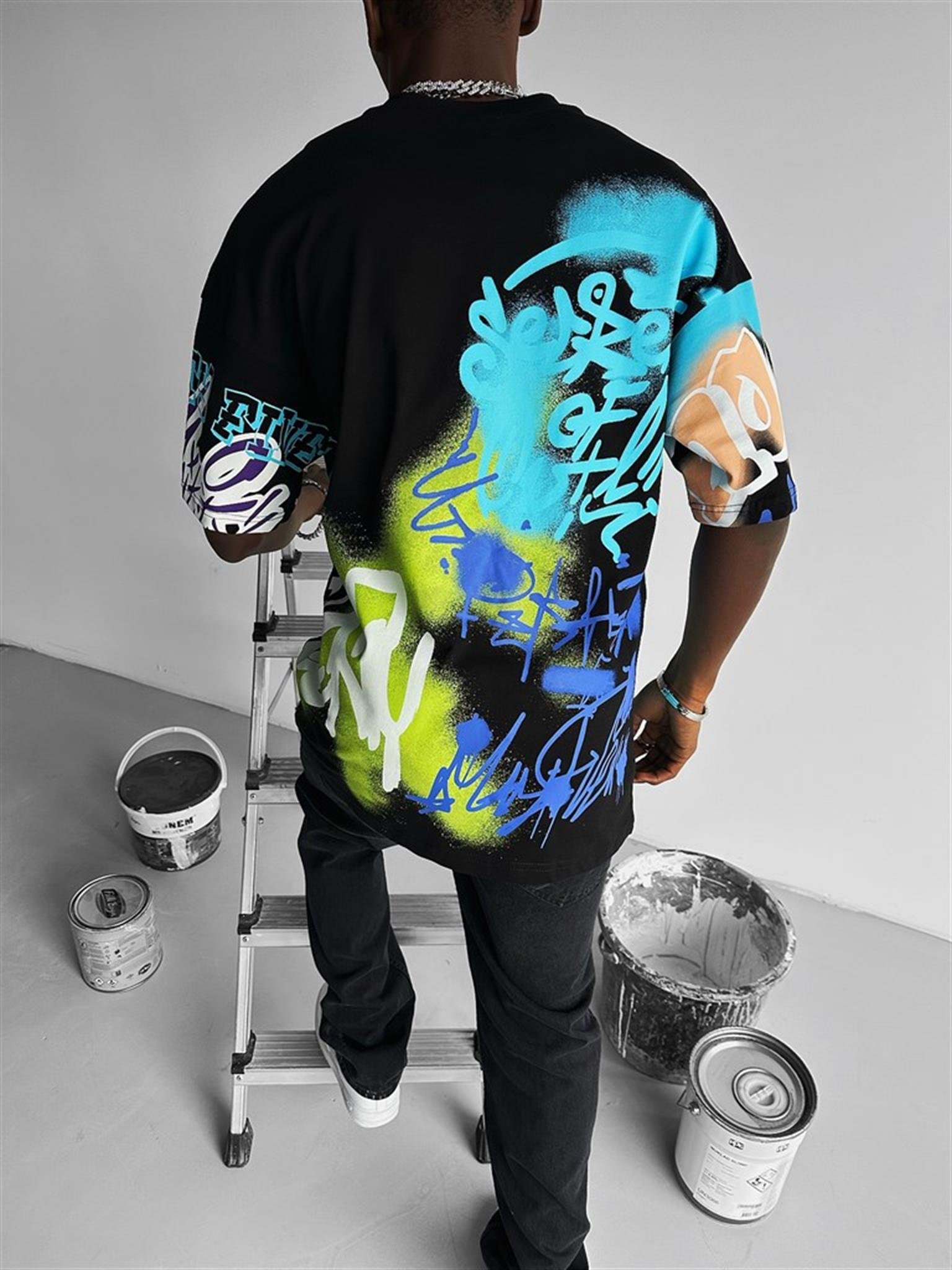 grafiti-baskılı-oversize-t-shirt-siyah