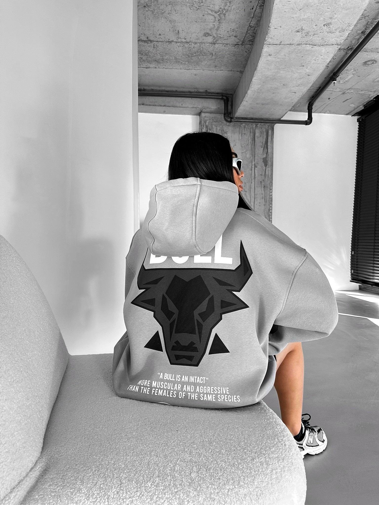 Gri Oversize Bull Baskılı Kapüşonlu Erkek Hoodie | ABLUKA
