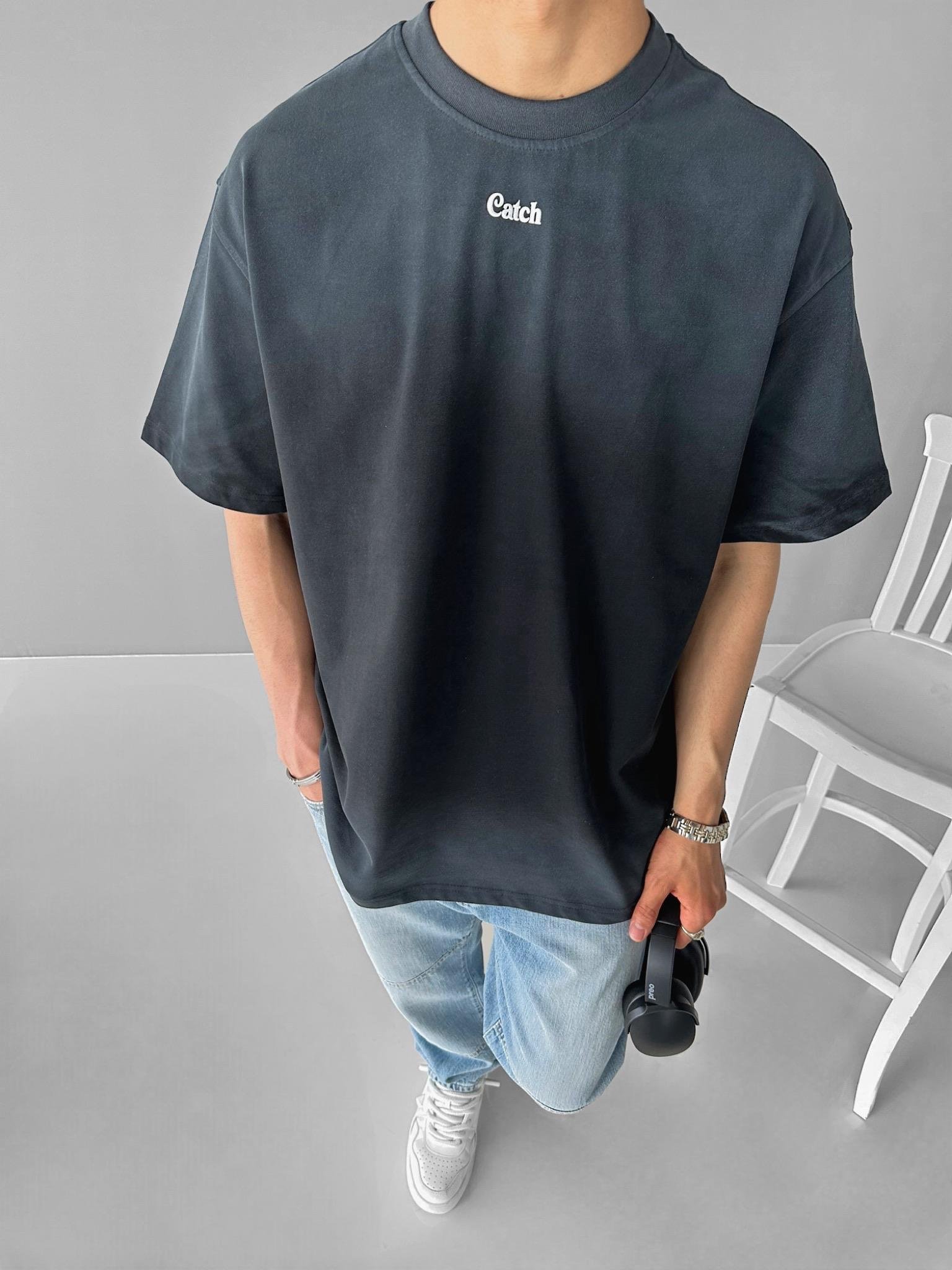 Oversize Doku Baskılı Ve Yıkamalı Catch T-Shirt Siyah