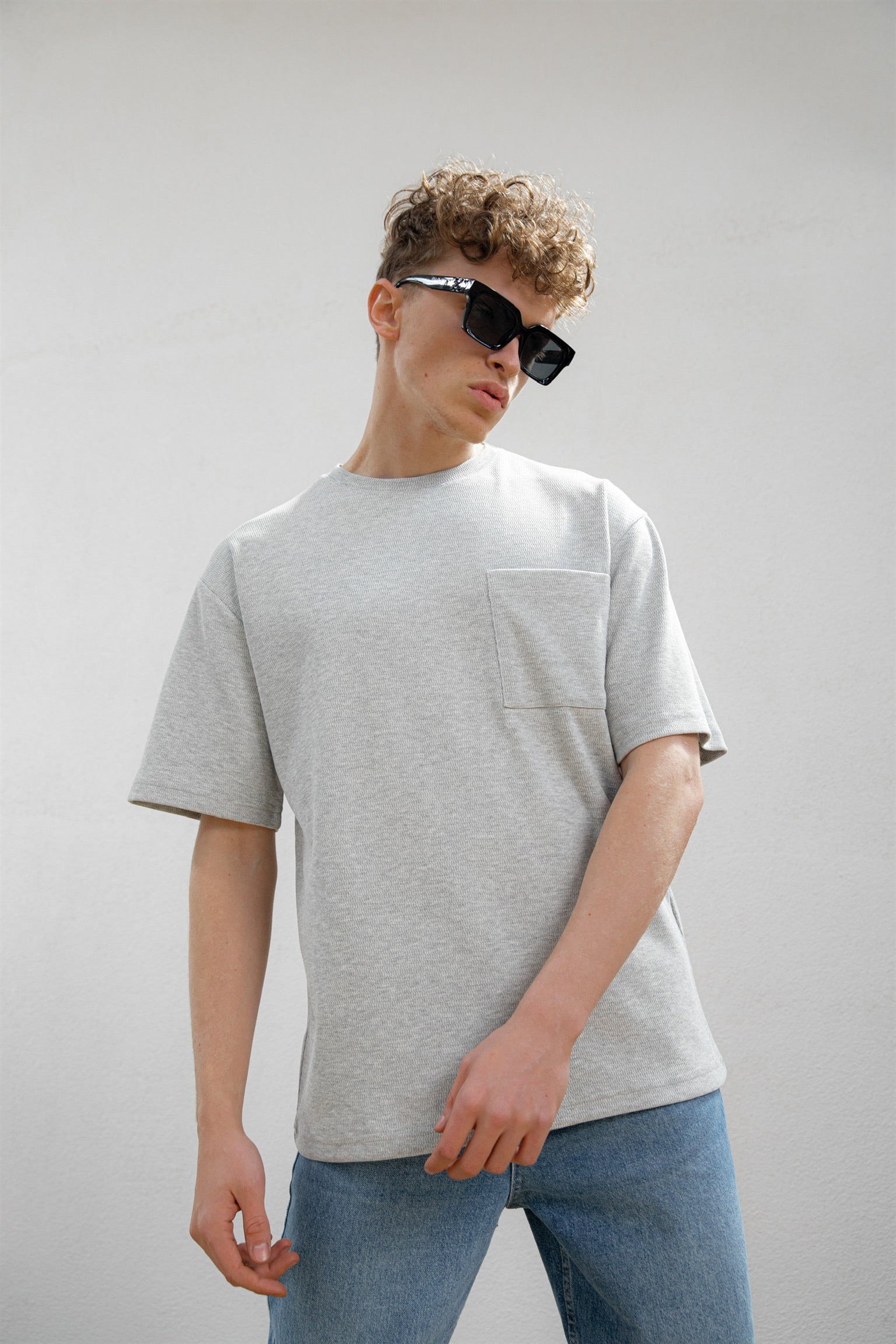 -ABLUKA-ONLİNE-Oversize-Önü-Cepli-Dokulu-T-Shirt-Gri-