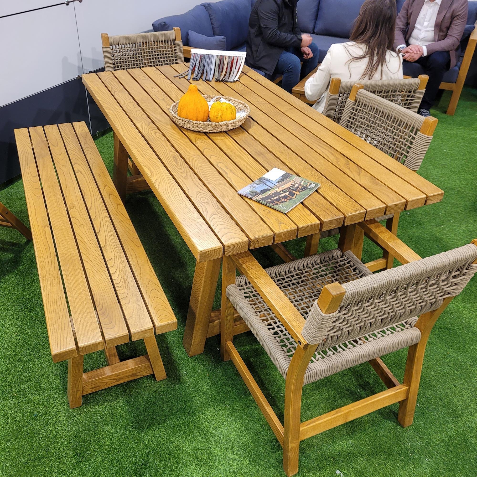 Taksim Ahşap Bahçe Takımı: 100x180 Masa + 4 Sandalye + 40x180 Bank Set, Masif Kestane