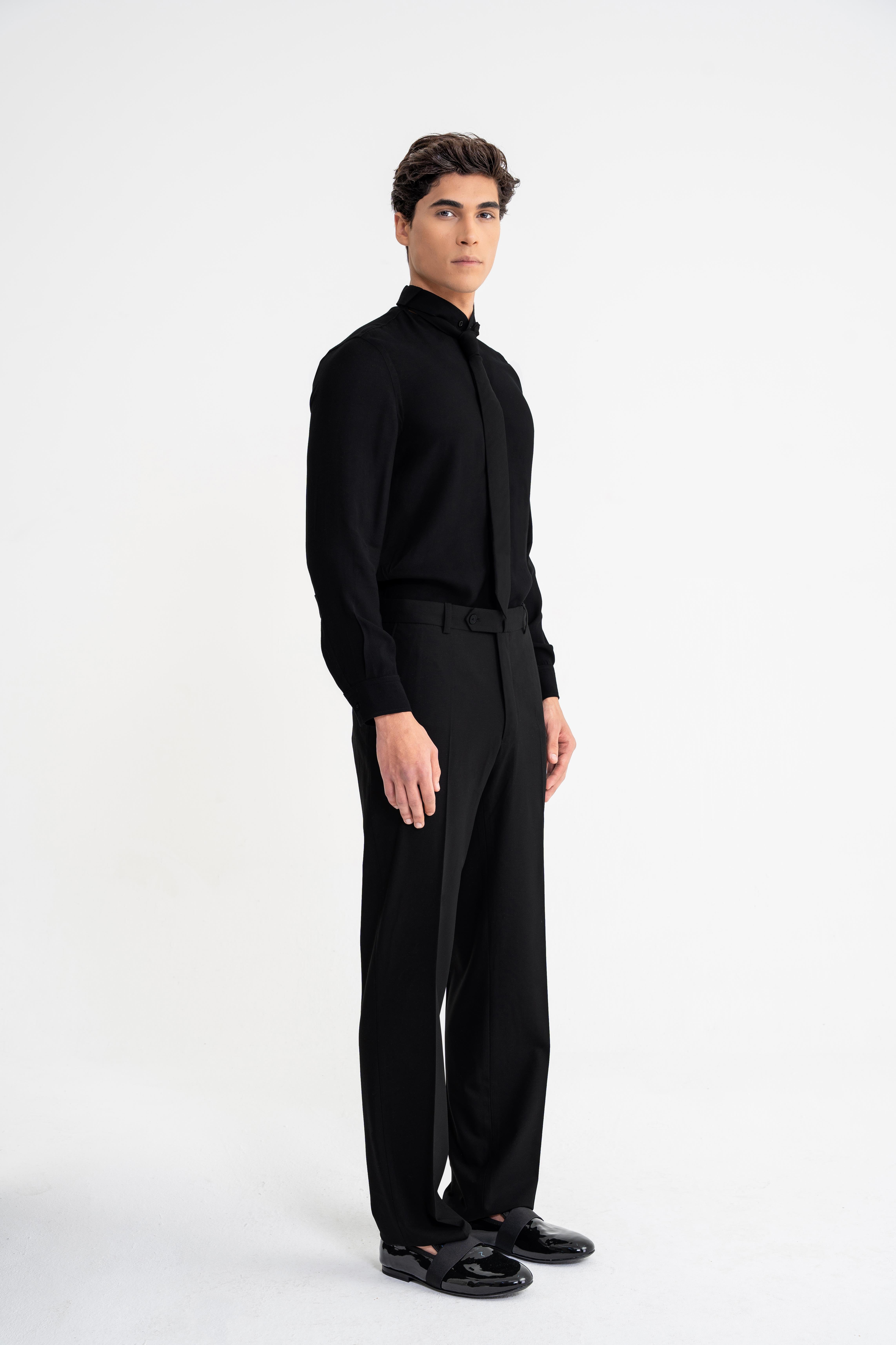 tie shirt and wool pant 