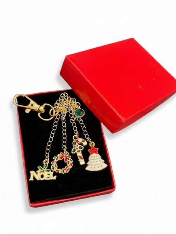 5 Charmlı Tasarım Yılbaşı Temalı Kutulu Şans Anahtarlığı