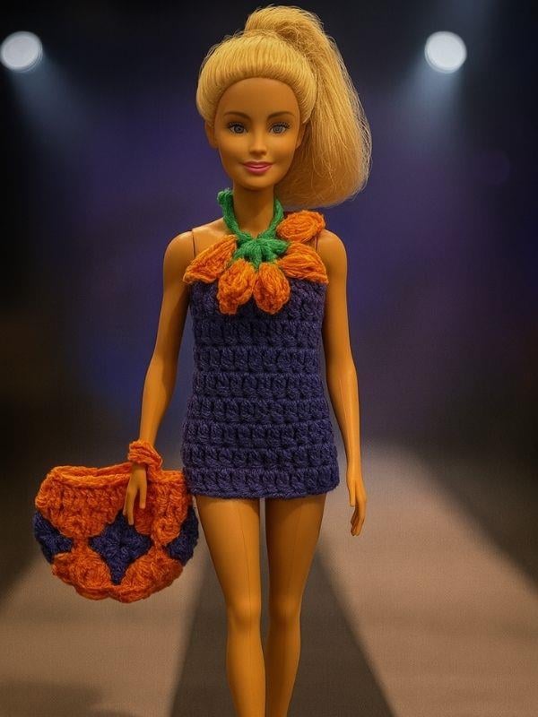 Barbie Bebek için El Örgüsü Çiçek Detaylı Elbise ve Çanta İkili Takım