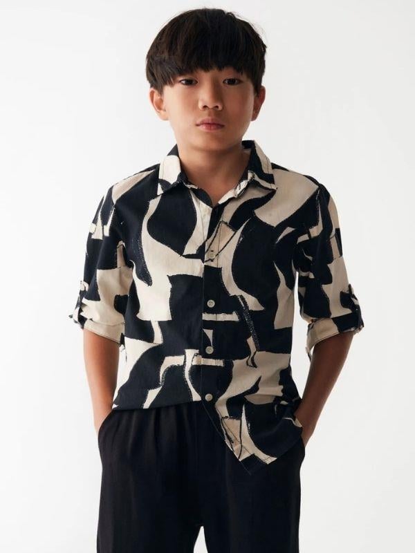 Erkek Çocuk Desenli Kolları Katlamalı Keten Gömlek