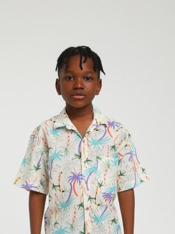 Erkek Çocuk Pamuklu Kısa Kol Renkli Yaprak Baskılı Gömlek