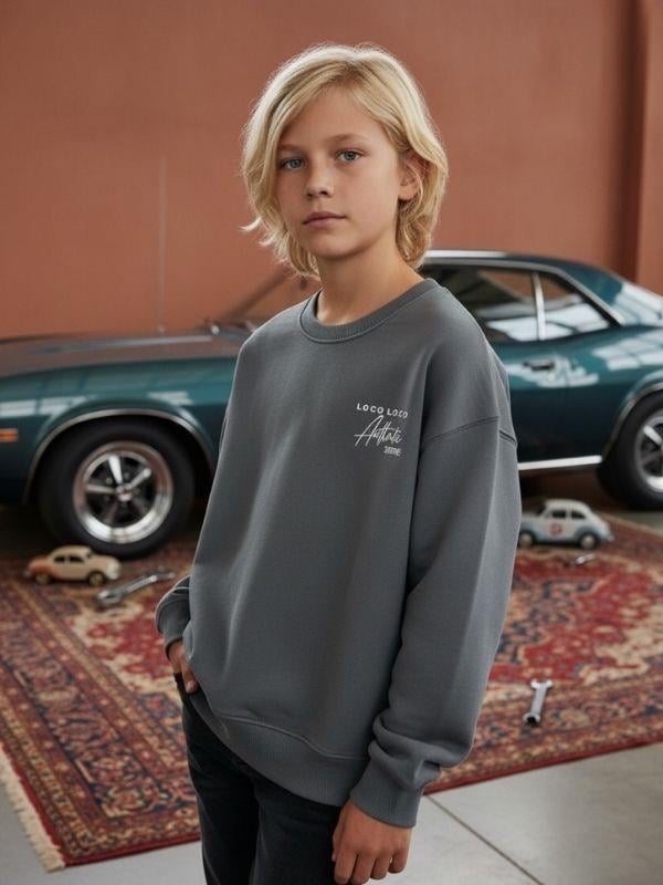 Erkek Çocuk Sırtı Araba Baskılı Tasarım Sweatshirt