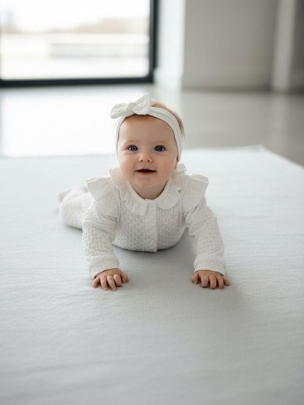 Kız Bebek Dokulu Kumaş Patikli Bandanalı Tulum