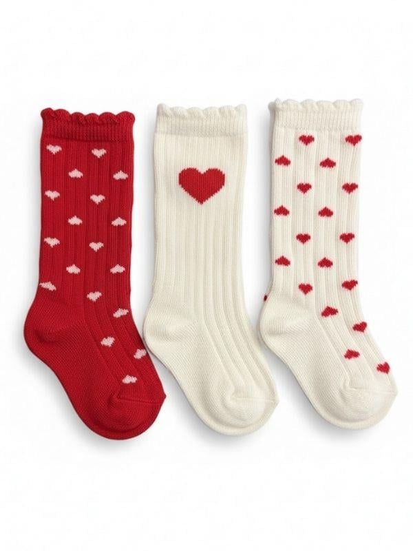 Kız Bebek Kalp Desenli Kutulu Hediyelik 3'lü Dizaltı Çorap Seti