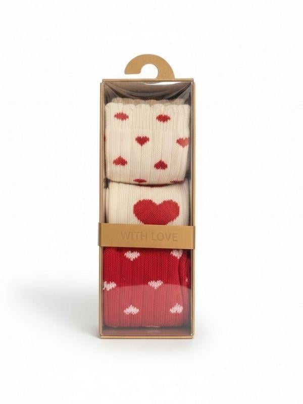 Kız Bebek Kalp Desenli Kutulu Hediyelik 3'lü Dizaltı Çorap Seti